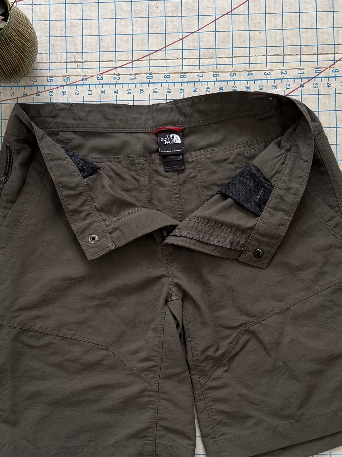 The North Face The North Face Brown Hiking / Trekking Shorts Size 36 Mens Size US 36 / EU 52 - 6 Thumbnail
