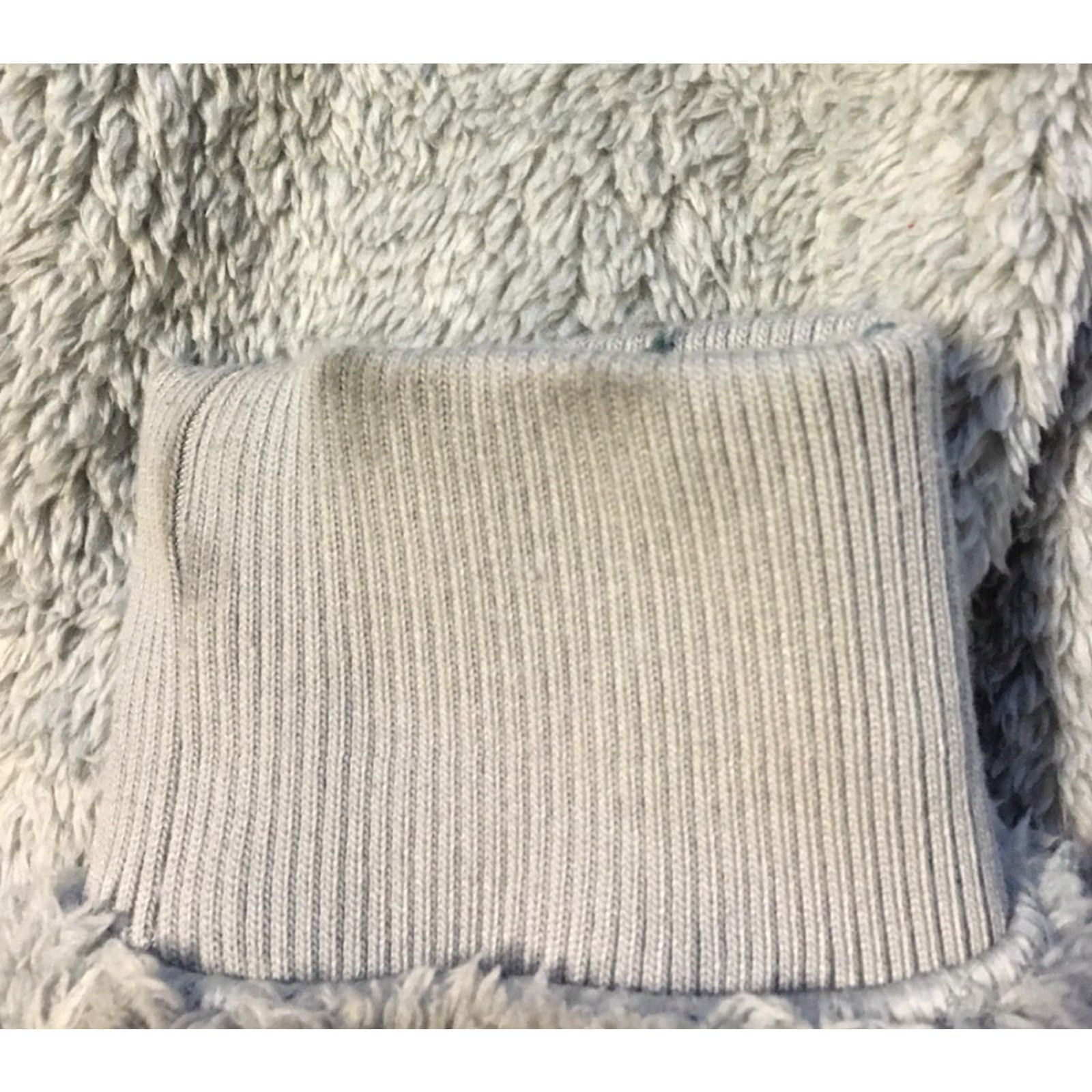 Patagonia VINTAGE Patagonia Fuzzy Fleece Teddy Bear Furry Jacket XL Sherpa Snow Hiking Ski Gray Womens Bomber Jacket 90s Size XL / US 12-14 / IT 48-50 - 4 Thumbnail