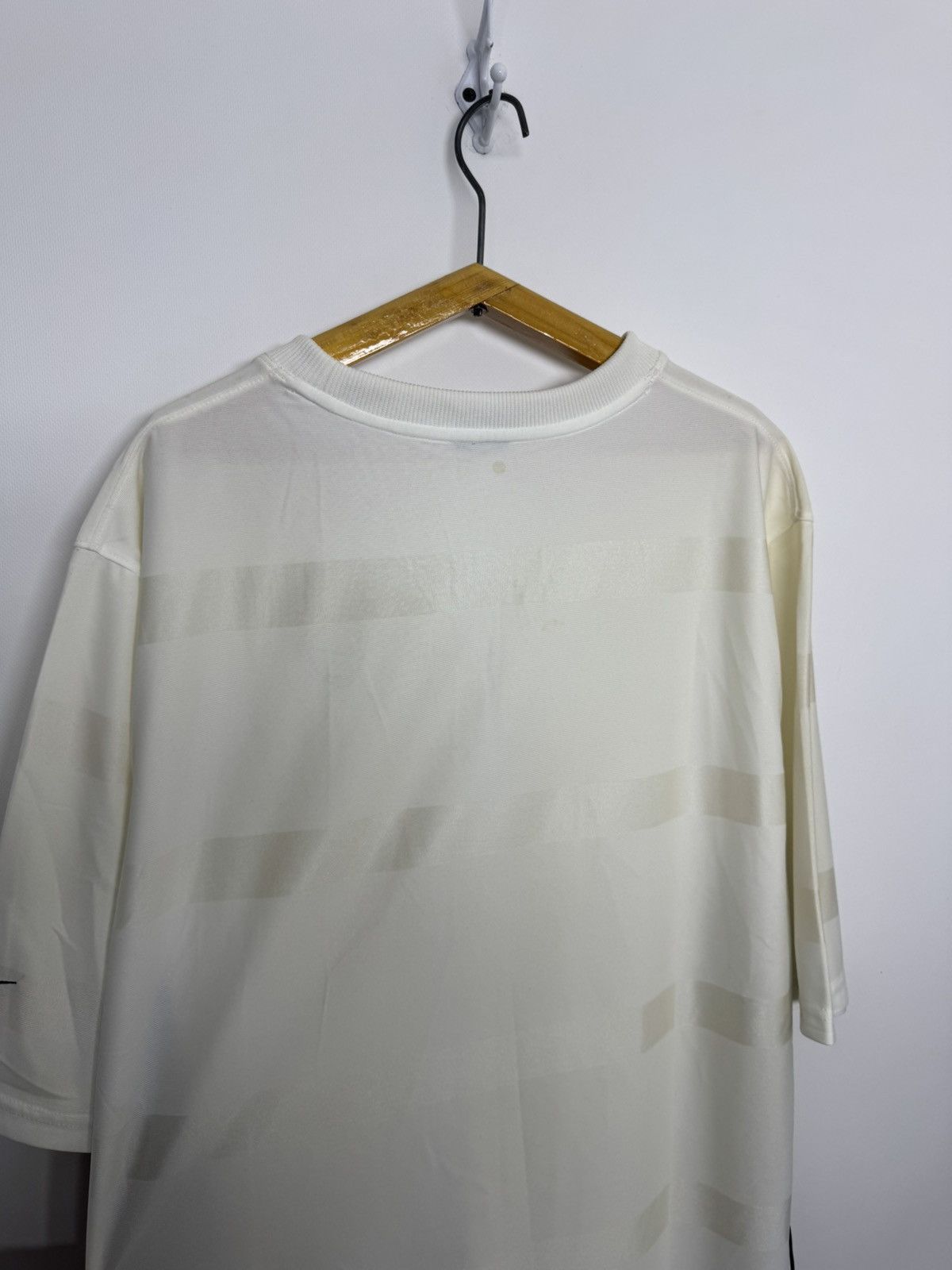 Nike Vintage Y2k Nike Swoosh Logo T-Shirt Size US XL / EU 56 / 4 - 14 Thumbnail