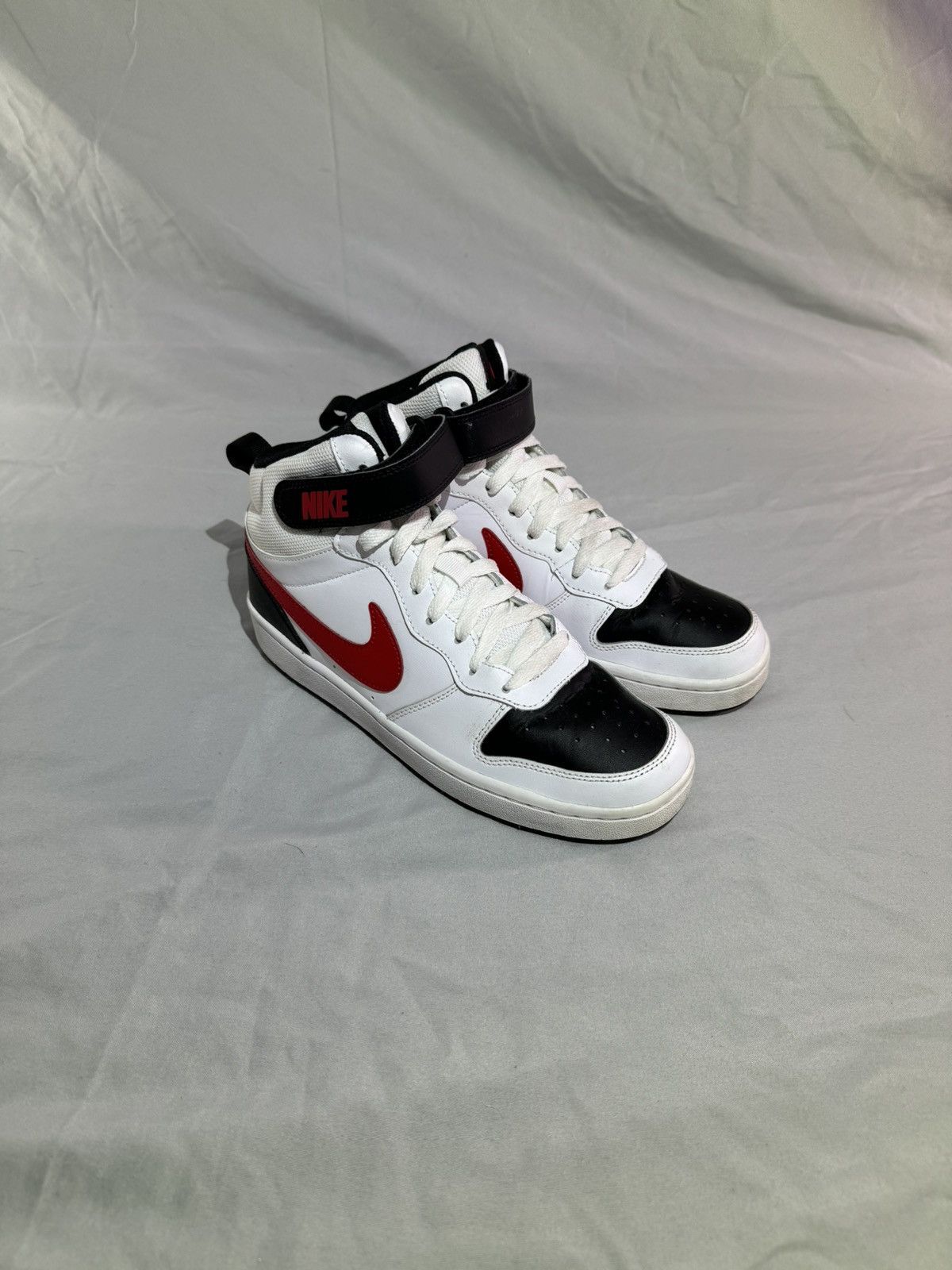 Nike Nike court borough mid 2 Size US 7.5 / EU 40-41 - 1 Thumbnail
