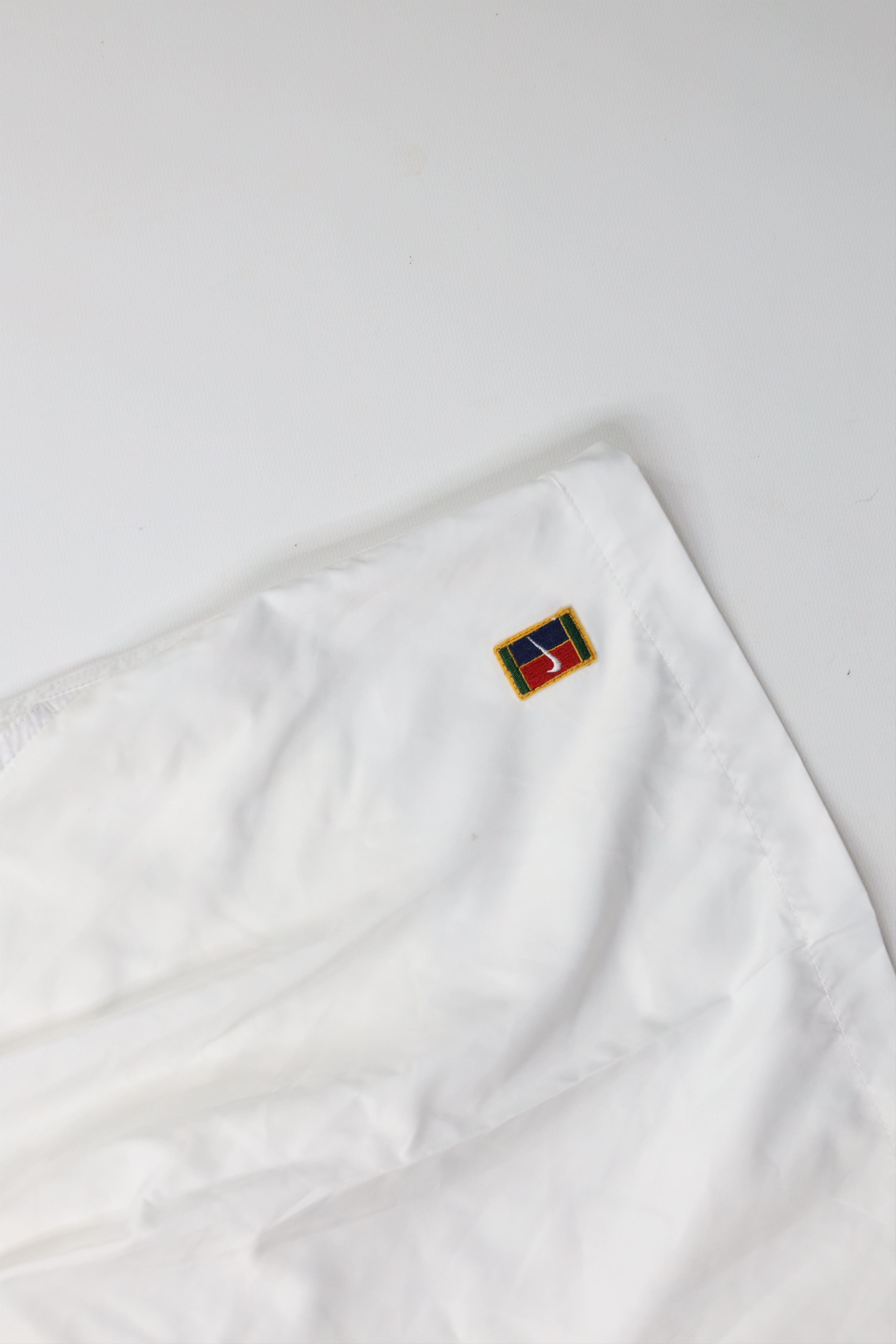 Nike × Vintage Vintage 90s Nike Challenge Court Knee Tennis Shorts White Size US 36 / EU 52 - 5 Thumbnail