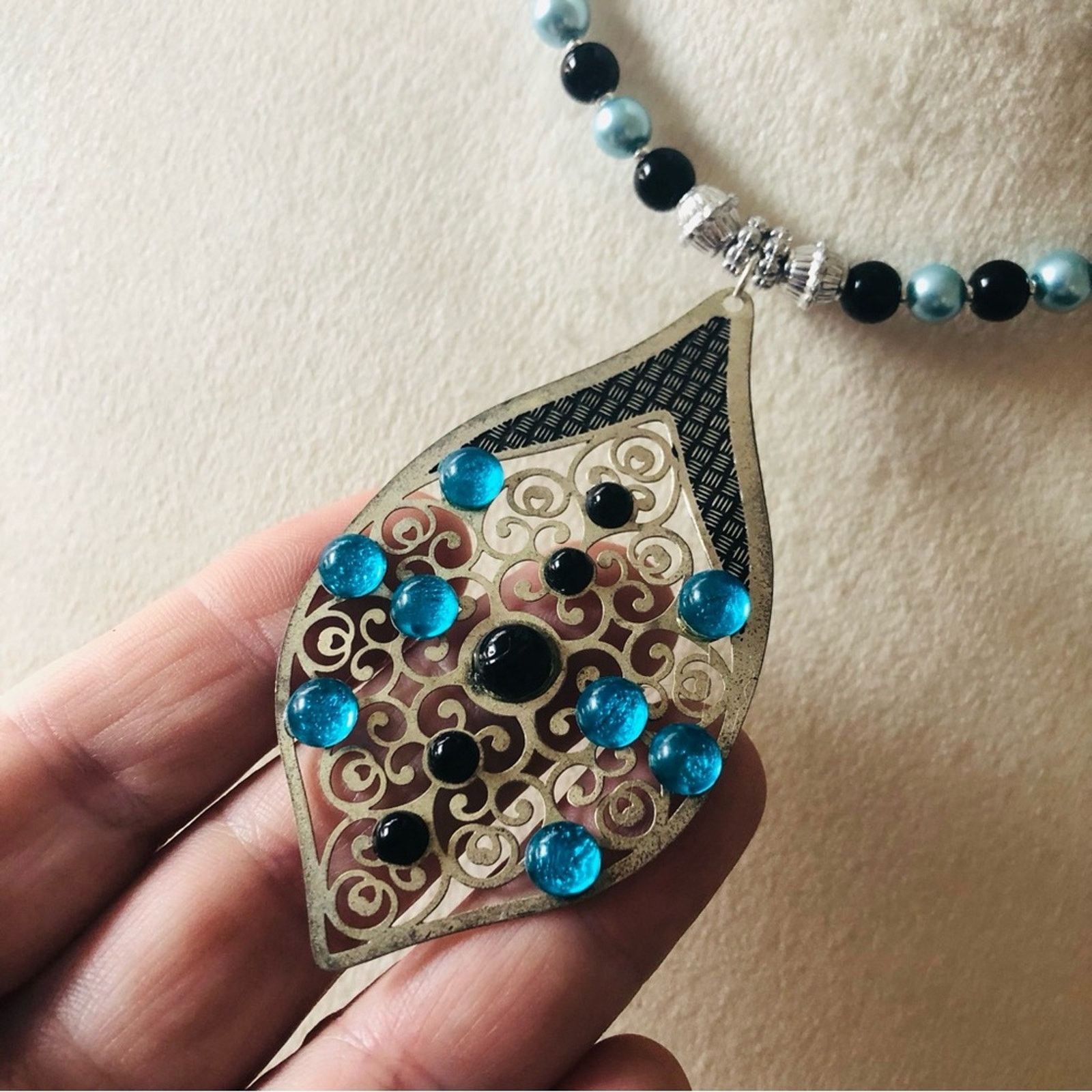 Handmade Handcrafted repurpose filigree stone pendant Pearl necklace Size ONE SIZE - 8 Thumbnail