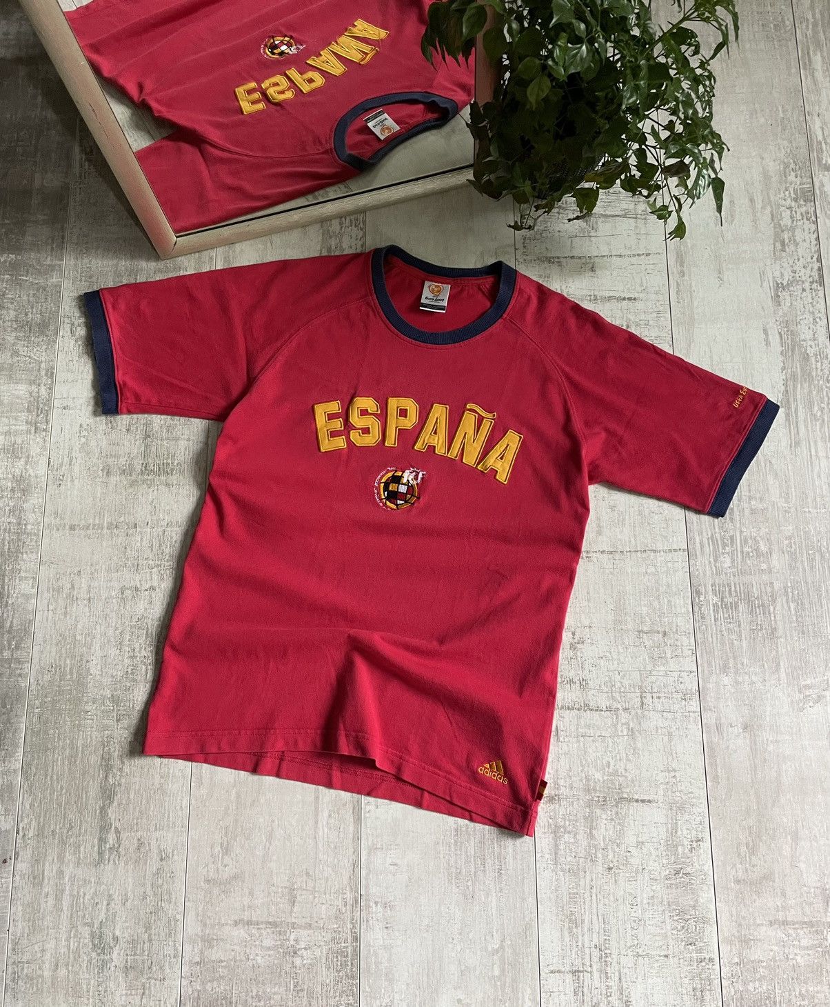Adidas Vintage Adidas Spain 2004 Uefa Euro Football Shirt RARE Size US S / EU 44-46 / 1 - 1 Thumbnail