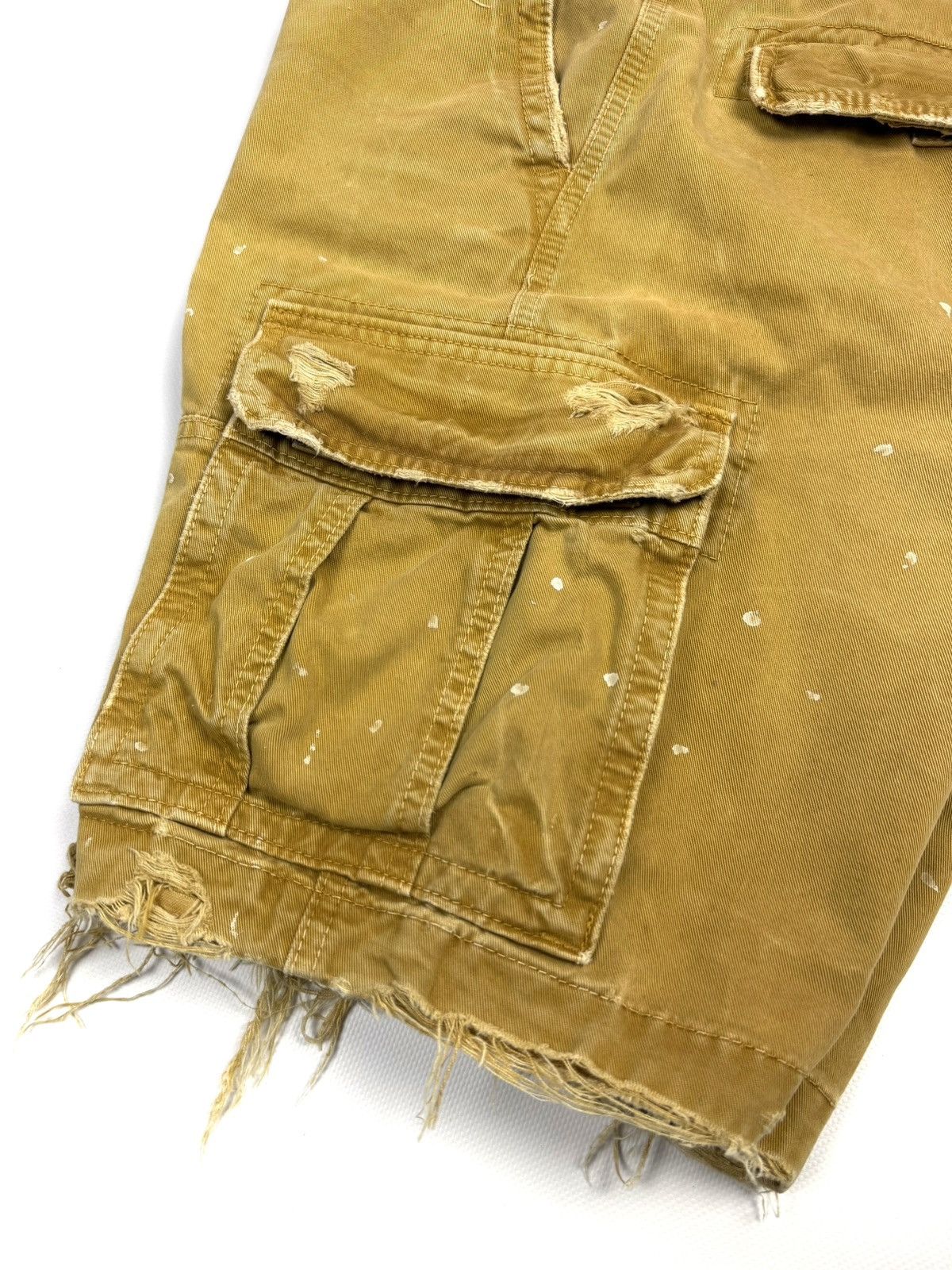 Abercrombie & Fitch Abercrombie & Fitch Vintage Paint Distress Cargo Shorts Y2K Size US 32 / EU 48 - 14 Thumbnail
