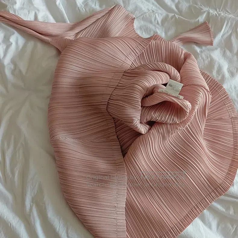 Issey Miyake Issey Miyake Ruffle Dress Cherry Pink Size L / US 10 / IT 46 - 3 Thumbnail