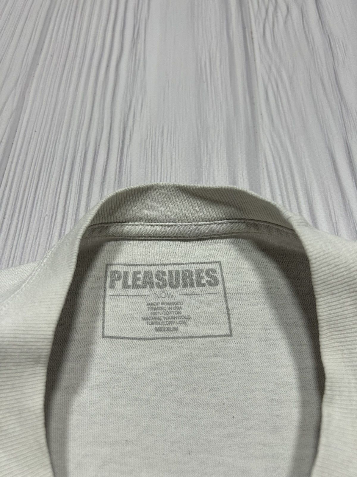 Pleasures × Vintage Pleasures Big Logo T-Shirt Size M Size US M / EU 48-50 / 2 - 11 Thumbnail