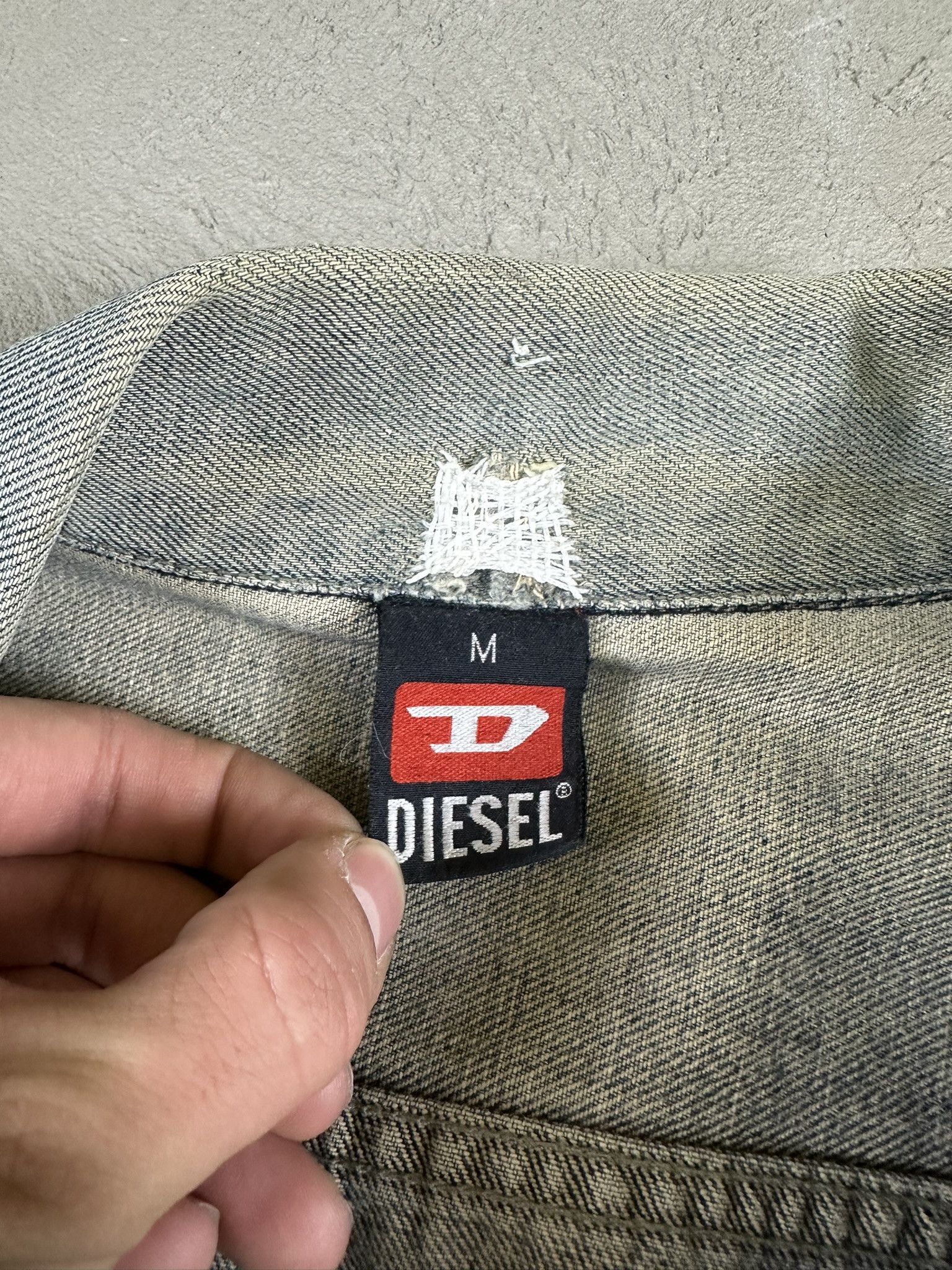 Diesel Vintage Y2k Diesel Faded Washed Denim Trucker Jacket 00s Size US M / EU 48-50 / 2 - 17 Thumbnail