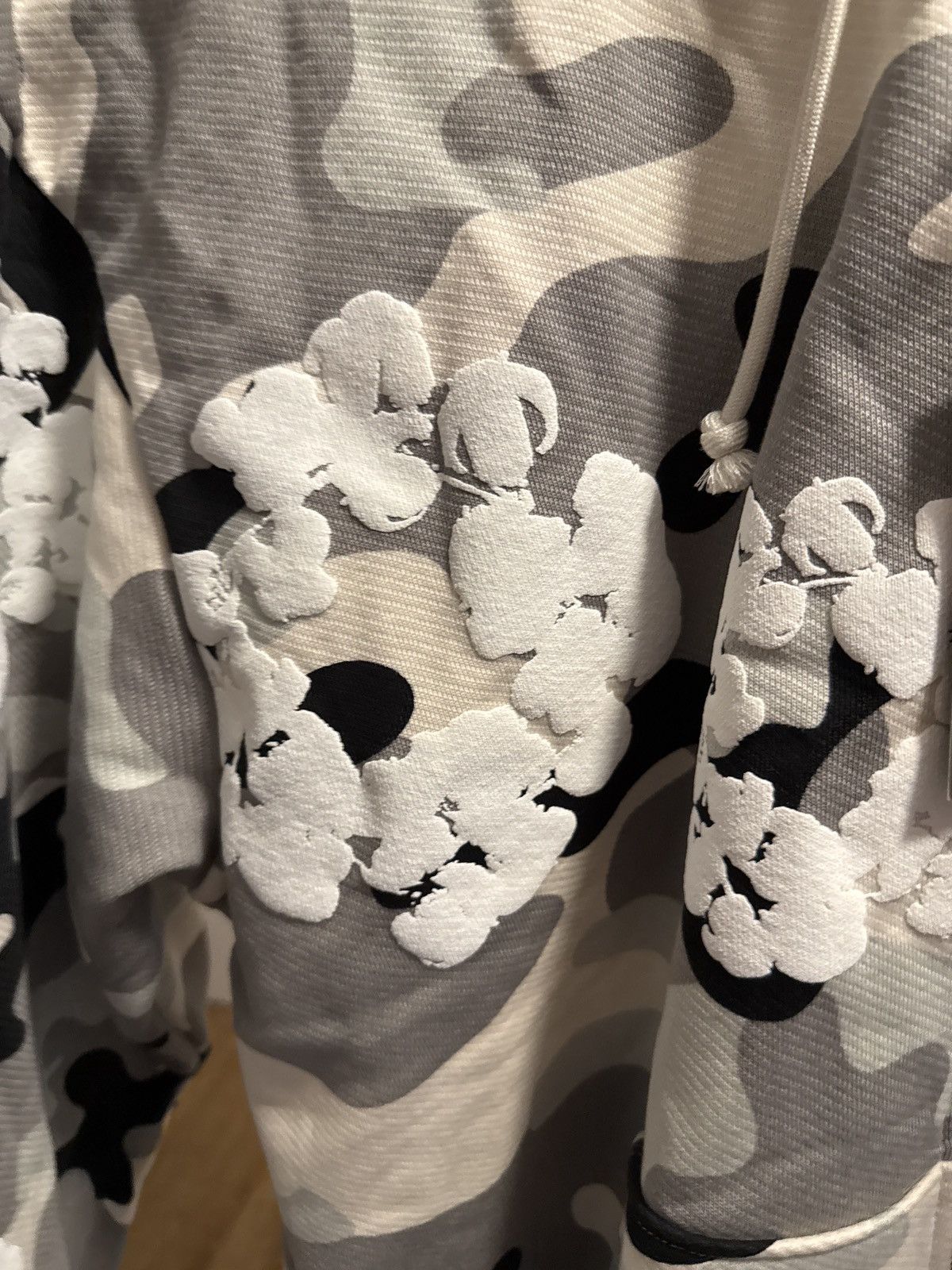 DENIM TEARS Denim tears snow camo wreath zip hoodie xl Size US XL / EU 56 / 4 - 13 Thumbnail