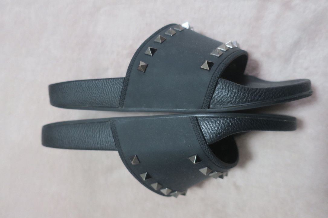 Valentino VALENTINO GARAVANI Black Rockstud Pool Slides Size US 8 / IT 38 - 6 Thumbnail