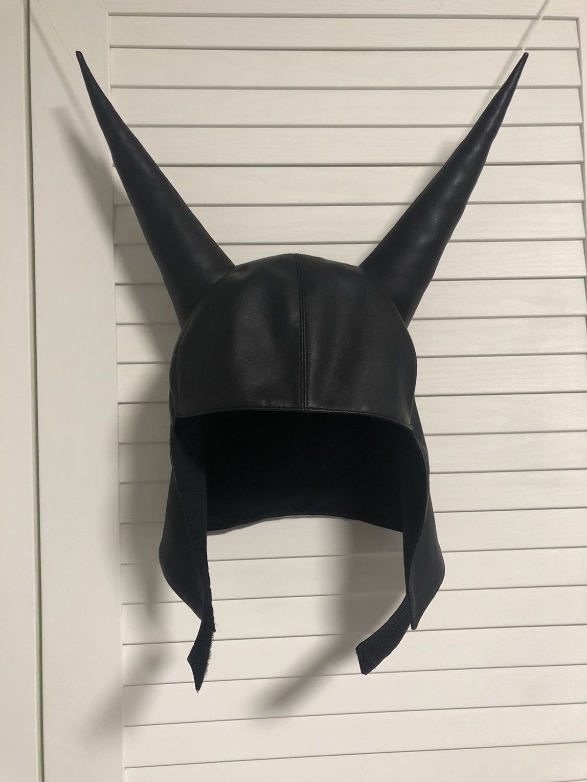 Anonymous Club Leather Dunce Hat | WHAT'S ON THE STAR?