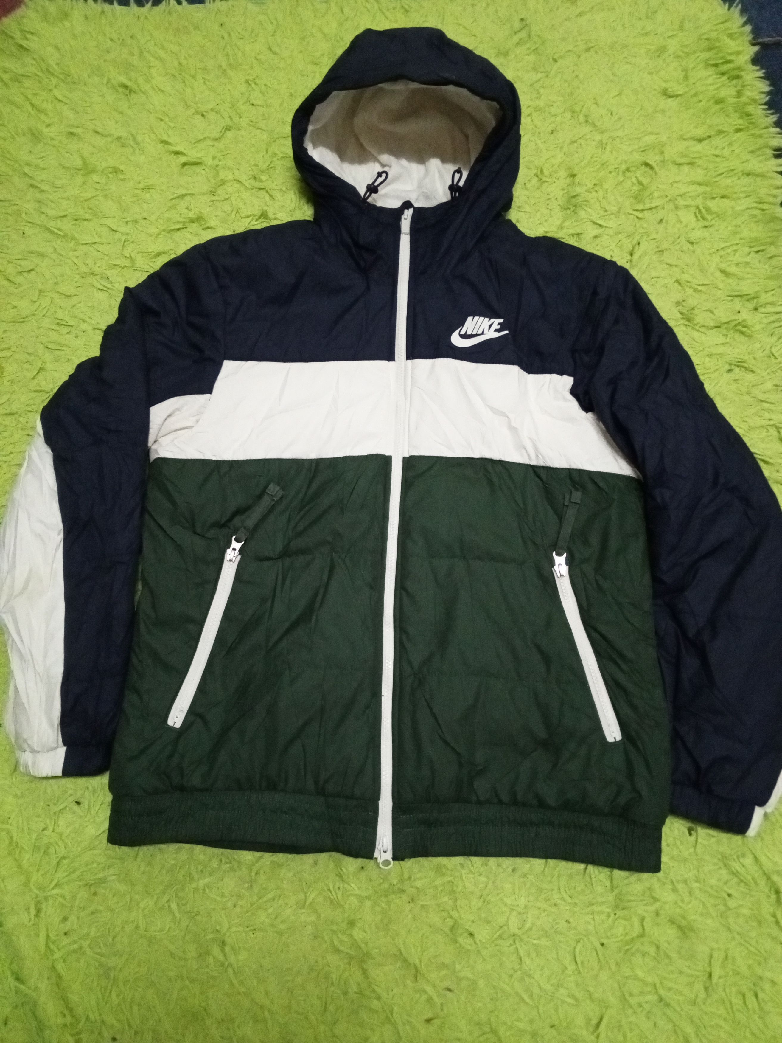 Nike NIKE MULTI COLOR RAIN JACKET HODDIE Size US XL / EU 56 / 4 - 1 Thumbnail