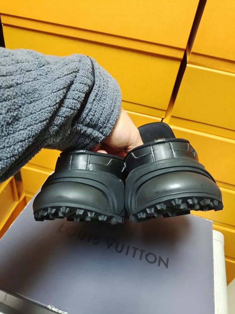 Louis Vuitton Louis Vuitton Pure leather half-heel slipper Size US 7.5 / EU 40-41 - 8 Thumbnail
