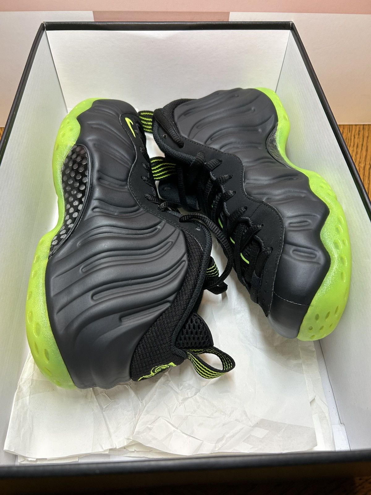 Nike Size 8 - Nike Air Foamposite One Black Volt 2024 NEW Size US 8 / EU 41 - 3 Thumbnail