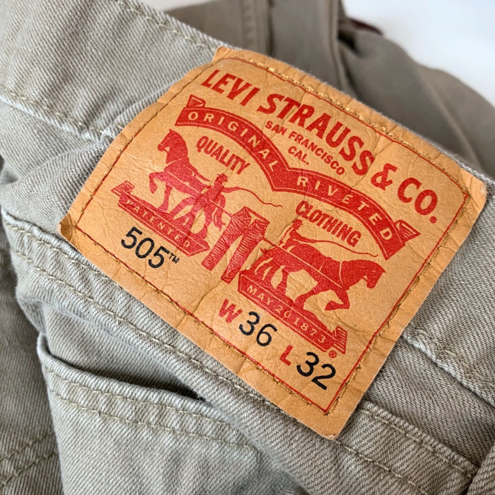 Vintage Levi Strauss & Co. Levi's 505 Jeans Pants Khaki Mens 34x32 Regular Cotton Flat Front Classic Fit 30.5 Inseam Images Size US 34 / EU 50 - 2 Thumbnail