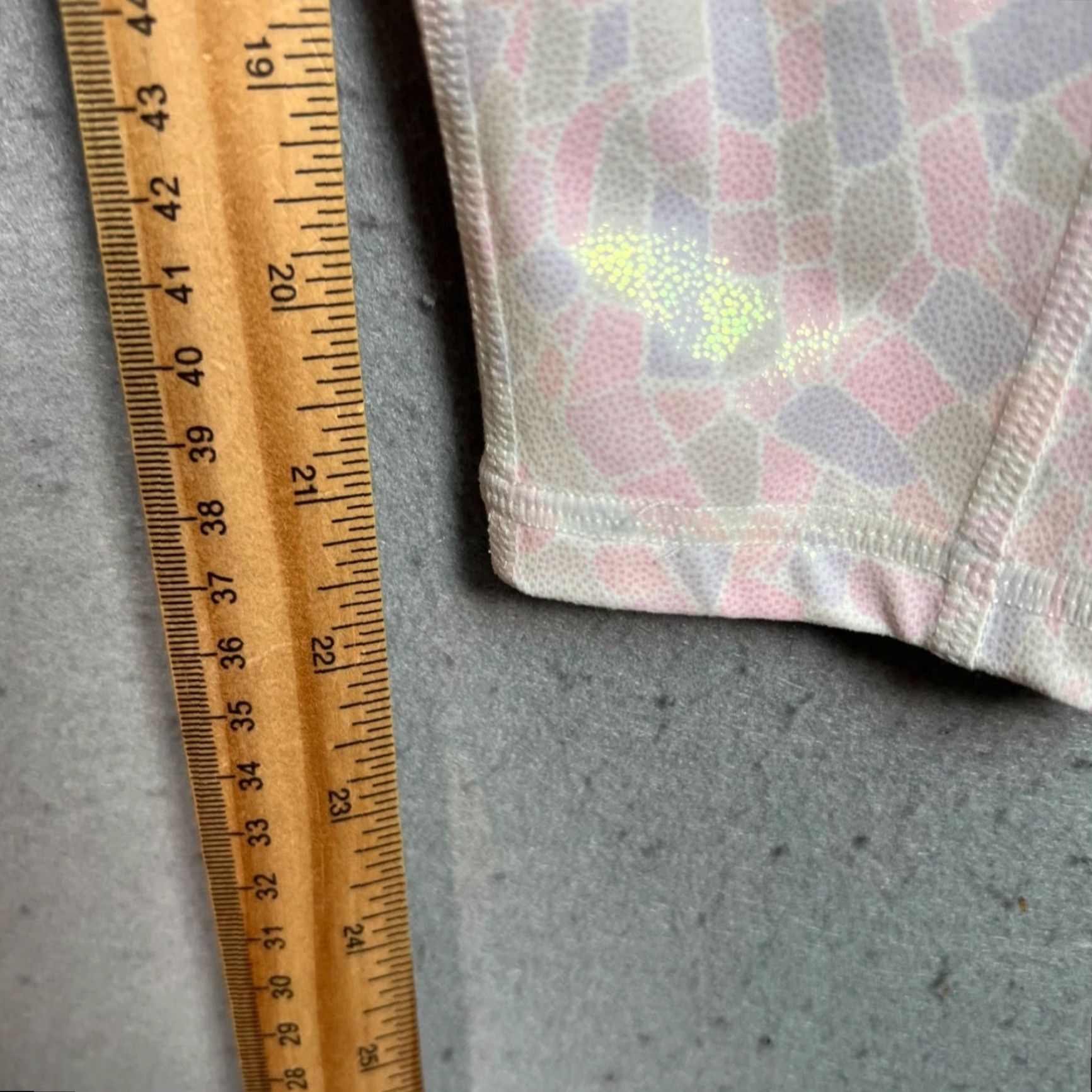 Fabletics Fabletics High Waist Athletic Leggings Pink Iridescent Mosaic Print Compression Women’s Small Size 28" / US 6 / IT 42 - 7 Thumbnail