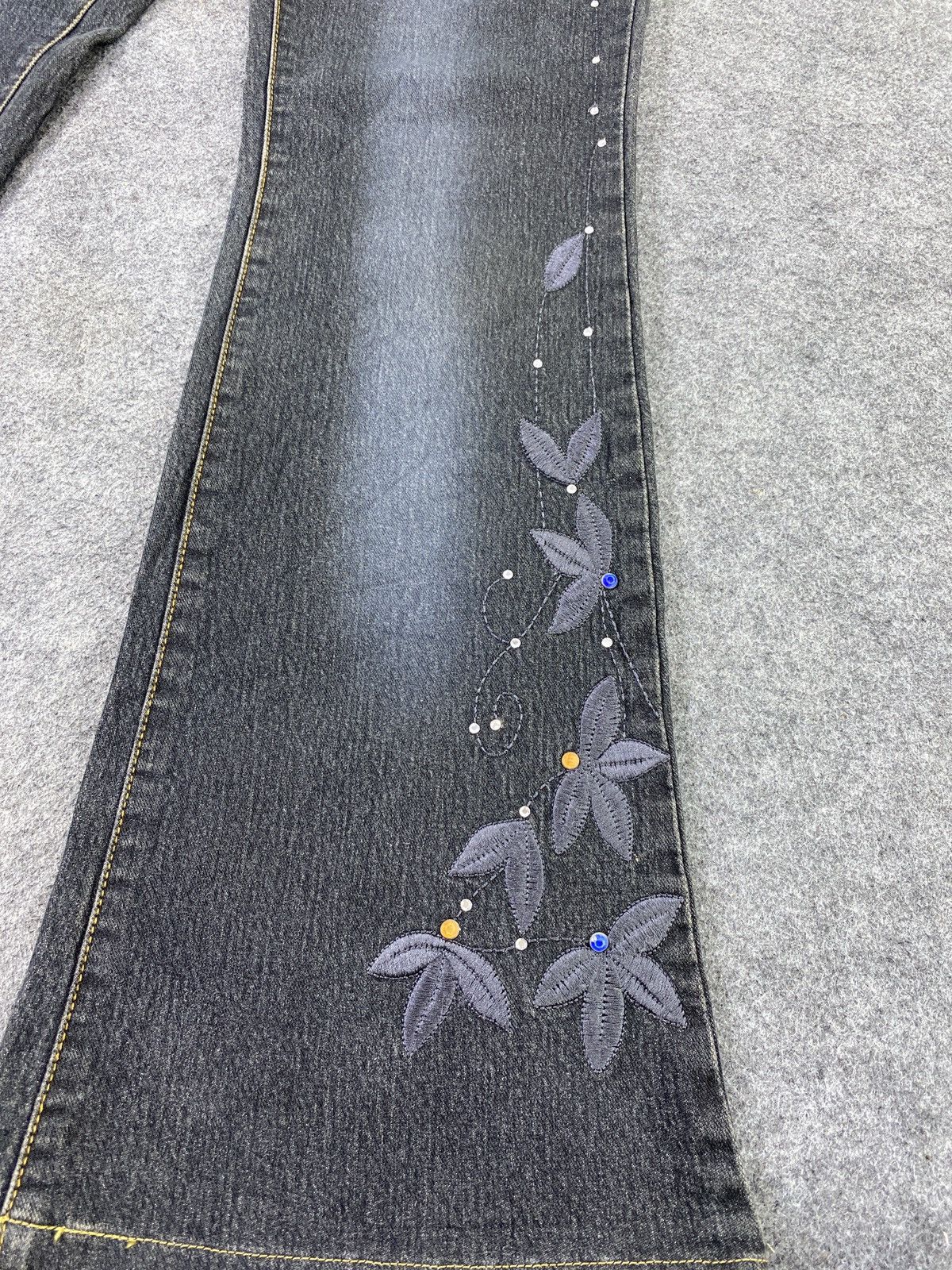 Jean Haphazard bootcut Wash Jeans - J1006 Size 27" / US 4 / IT 40 - 13 Thumbnail