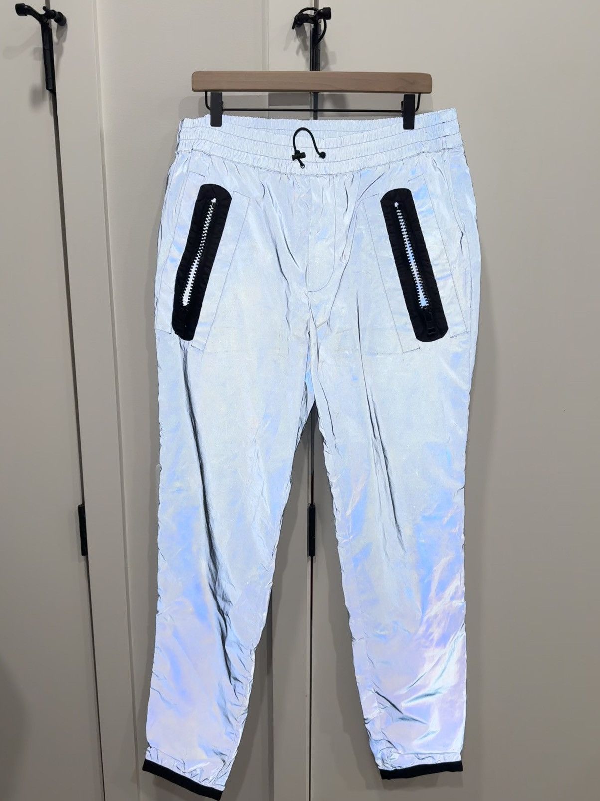 Moncler Moncler reflective pants Size US 34 / EU 50 - 2 Thumbnail