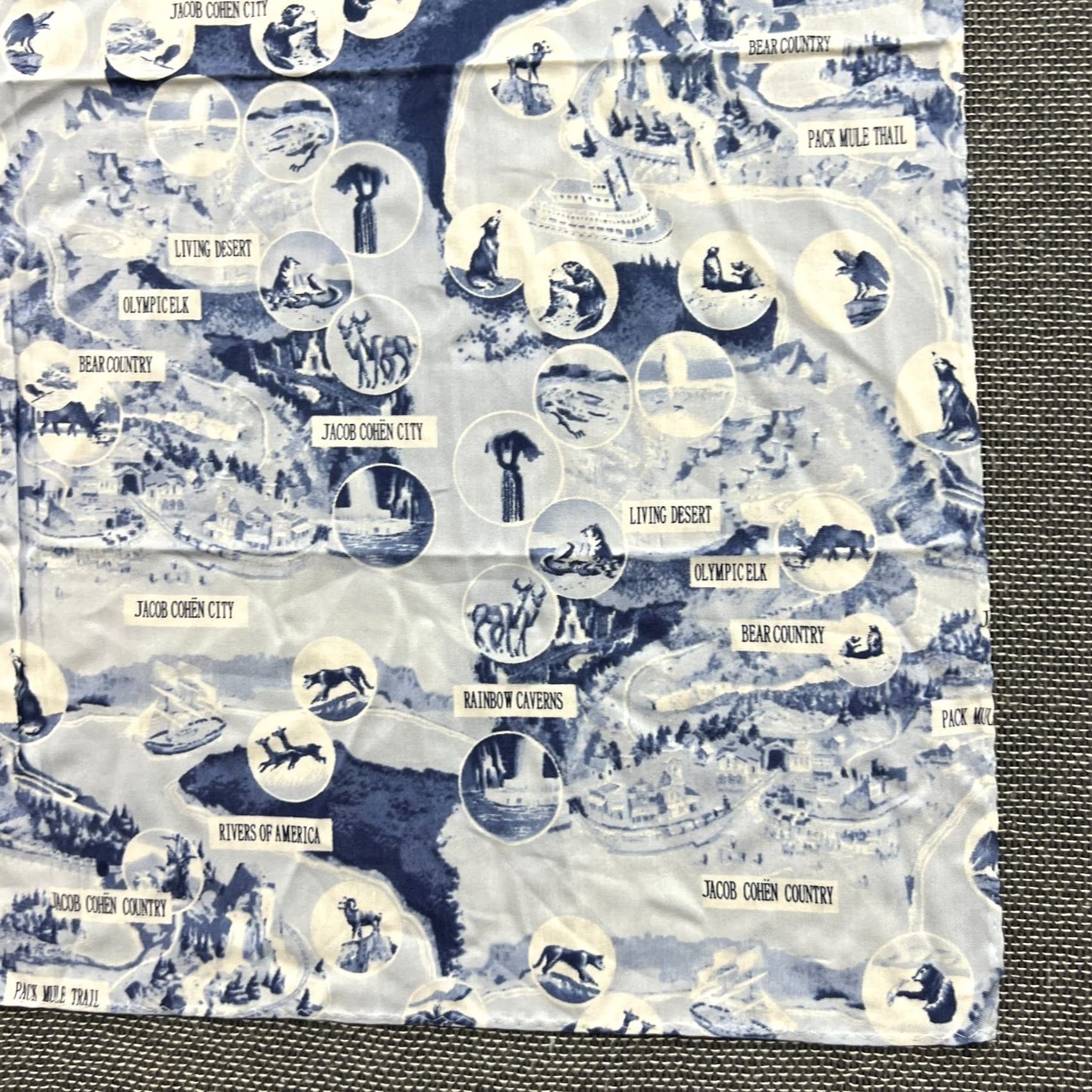 Jacob Cohen Jacob Cohen Hankerchief 22x22 Cotton Silk Warewolf Deer Snow AOP Winter Size ONE SIZE - 2 Thumbnail