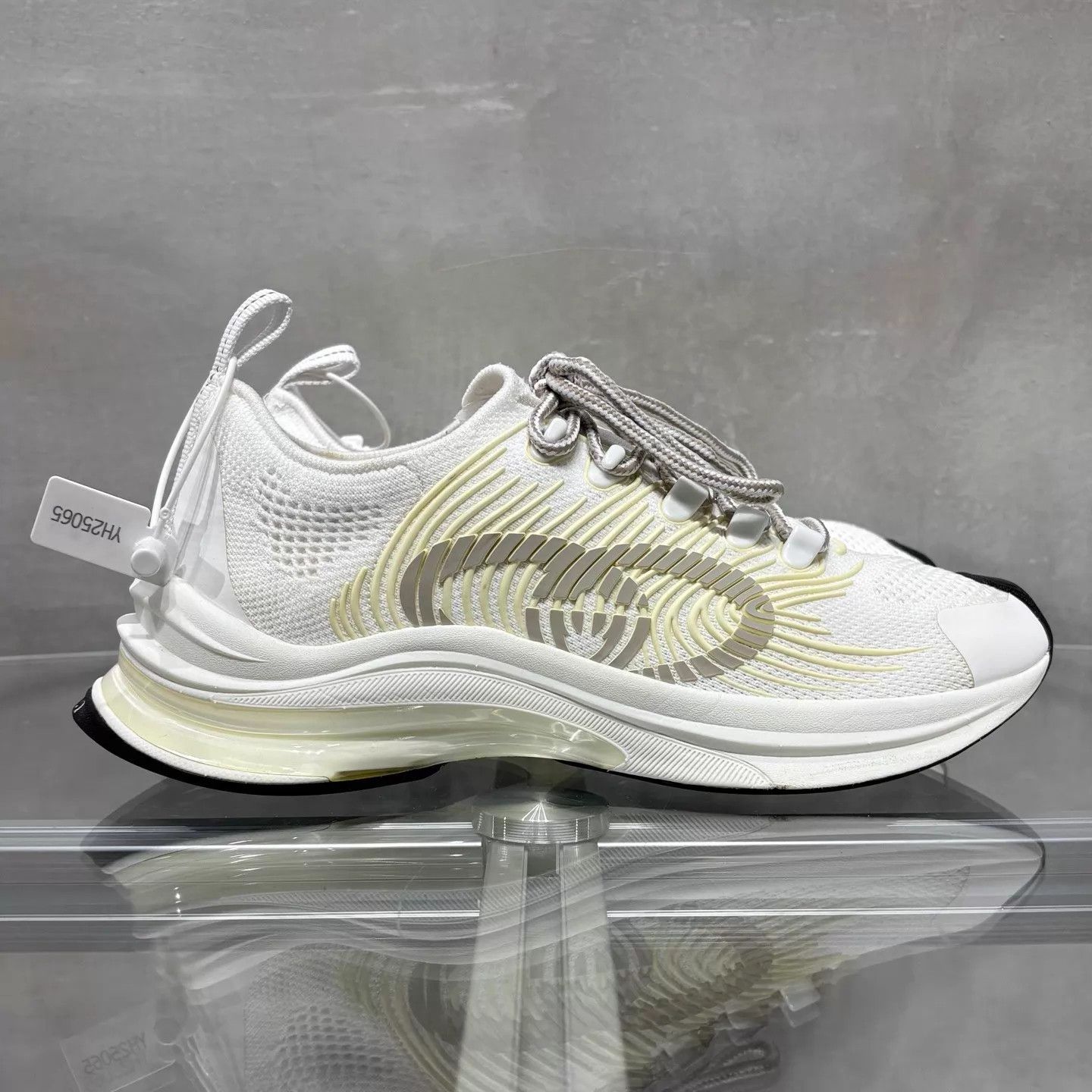 Gucci Gucci RUN White Casual Sneaker Size 40.5 Size US 7.5 / EU 40-41 - 4 Thumbnail