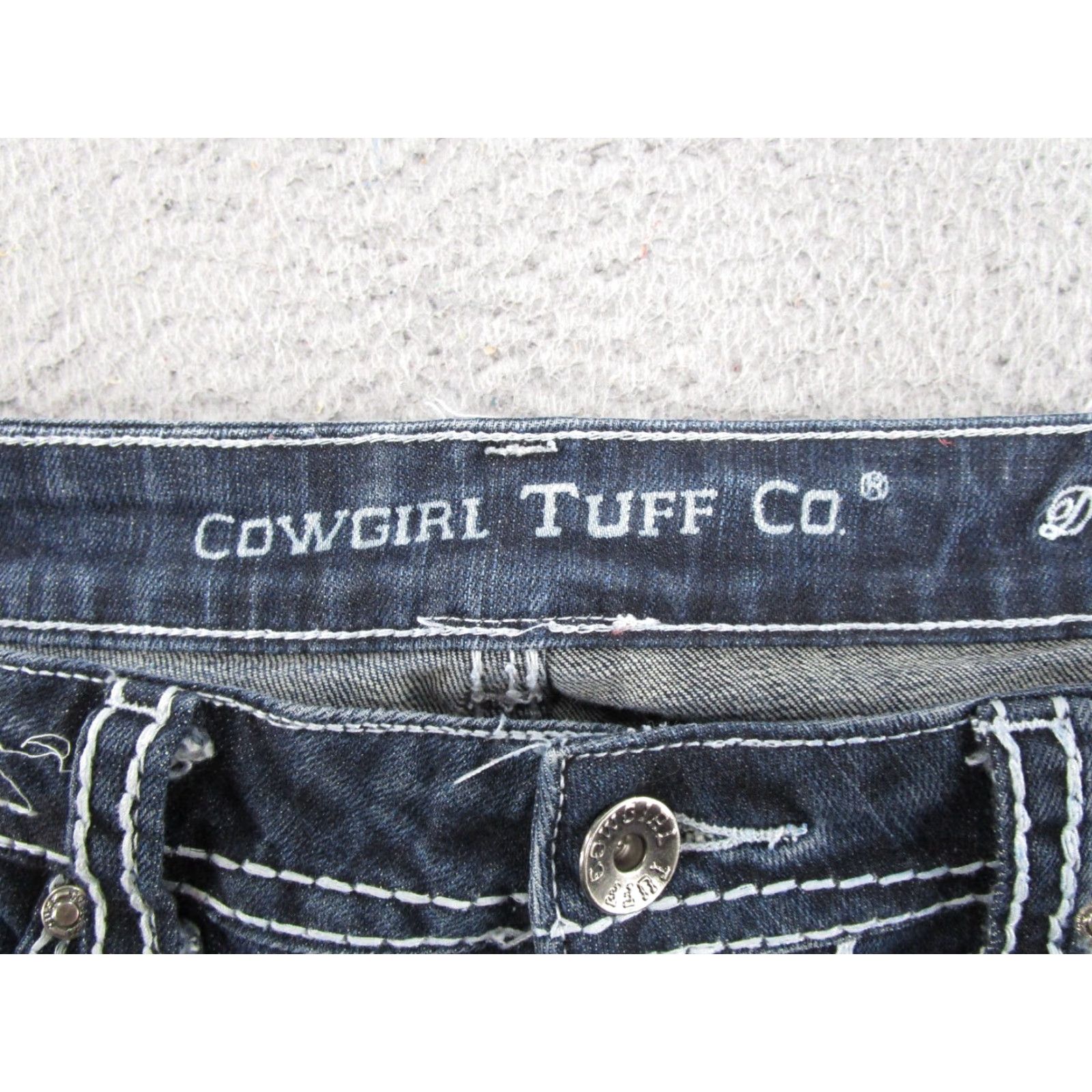 CO Cowgirl Tuff Co Women's Jeans 32x31 Bootcut Indigo DYDFMJ Button Zip 5-Pocket Embroidered Jeans Womens Size 24" / US 00 / IT 34 - 4 Thumbnail