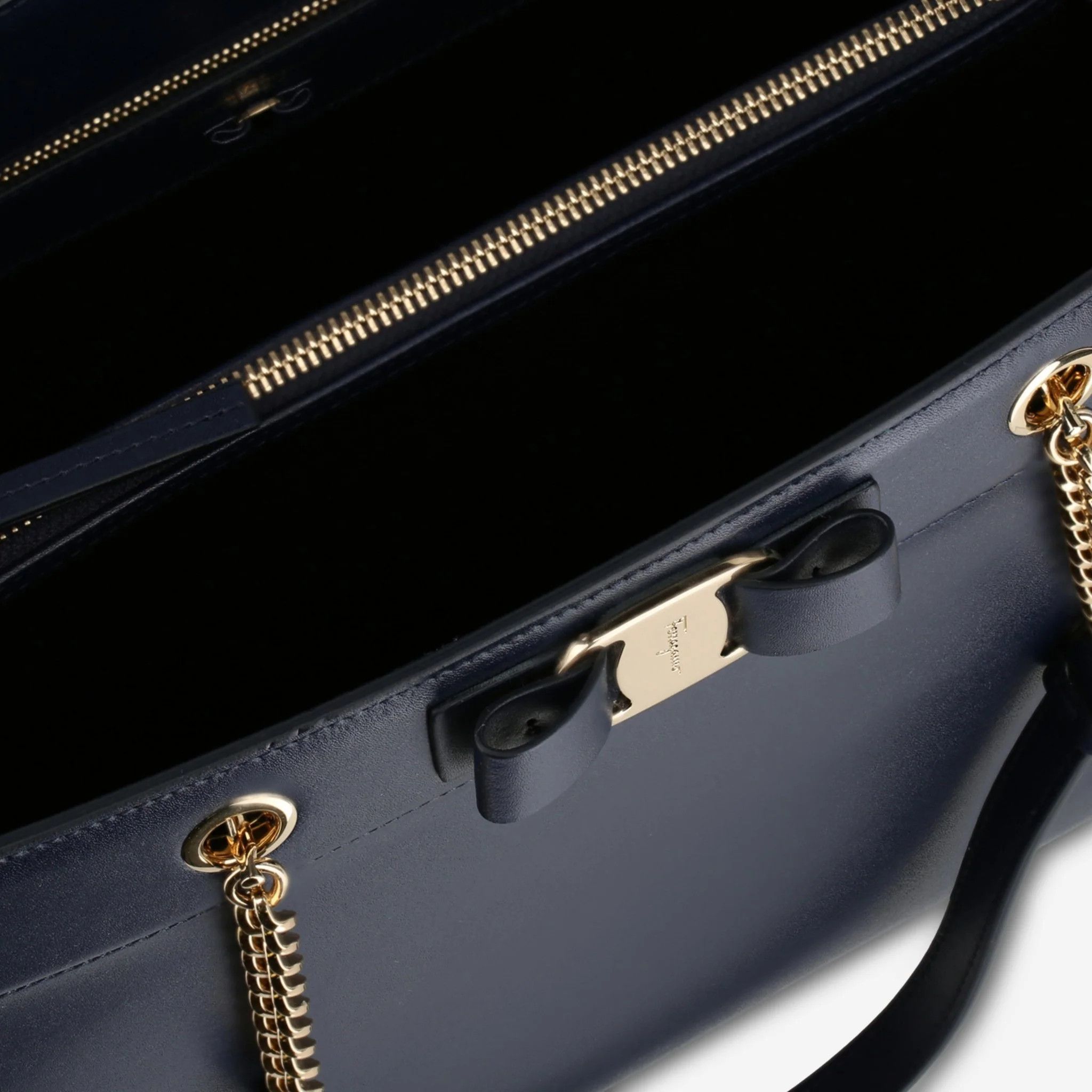 Salvatore Ferragamo o1s1rm1124 Size: OS / Vara Bow Leather Tote Bag in Blue Size ONE SIZE - 4 Thumbnail