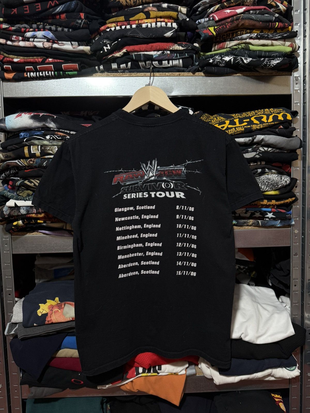WWE Vintage WWE Raw Survivor Tour 2005 WWF Wrestling T-Shirt Y2K Size US S / EU 44-46 / 1 - 2 Thumbnail