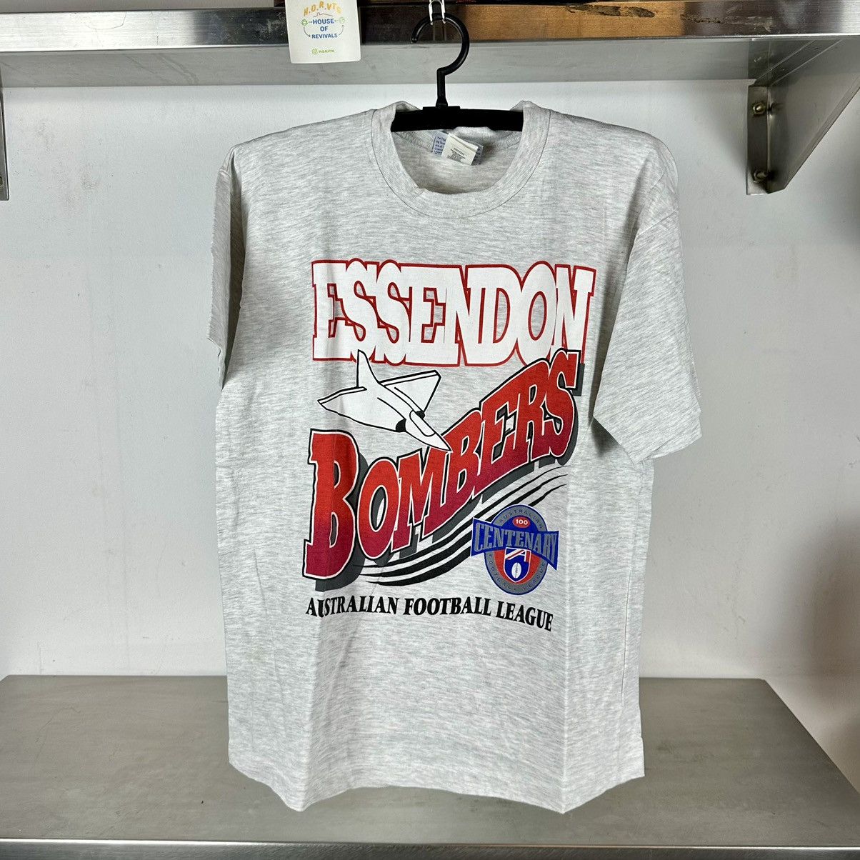 Other × Vintage Vintage 90s Essendon Bombers Australian Football AFL T-shirt Size US L / EU 52-54 / 3 - 1 Thumbnail
