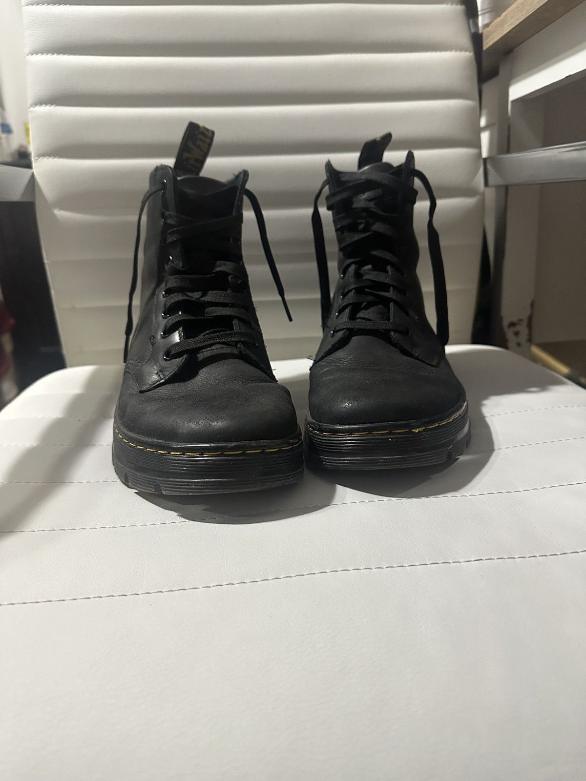 Dr. Martens Unisex Black Leather Dr. Marten Boots Size US 7 / EU 40 - 1 Thumbnail