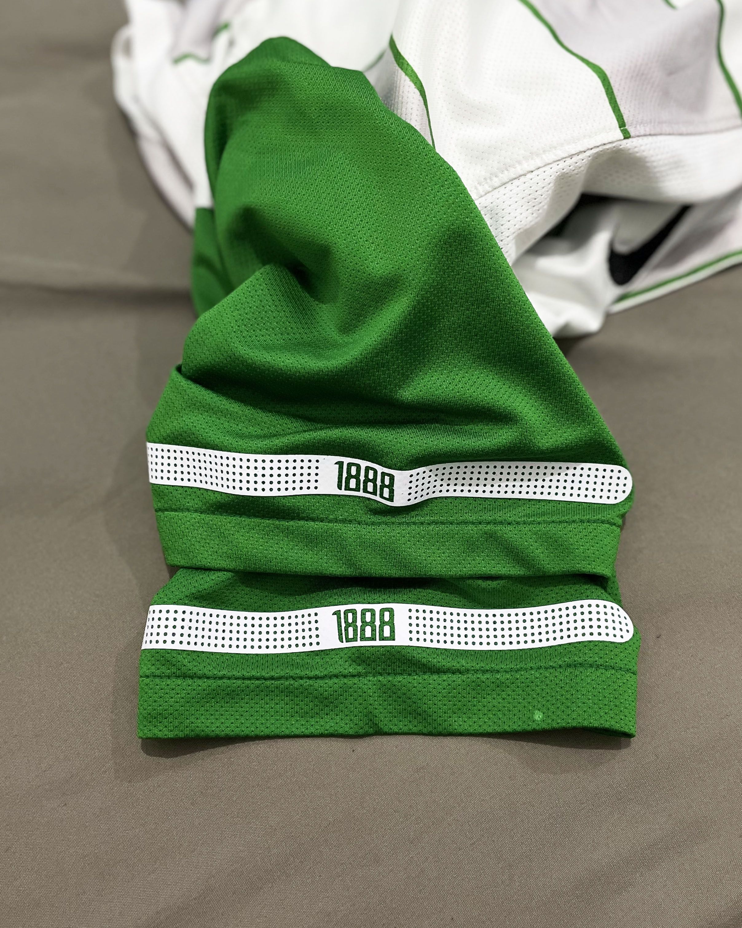 Nike Celtic FC Away Kit 2011 2012 Size US M / EU 48-50 / 2 - 7 Thumbnail