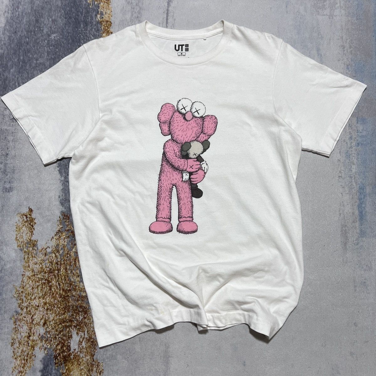 Japanese Brand KAWS UNIQLO Size US M / EU 48-50 / 2 - 1 Thumbnail