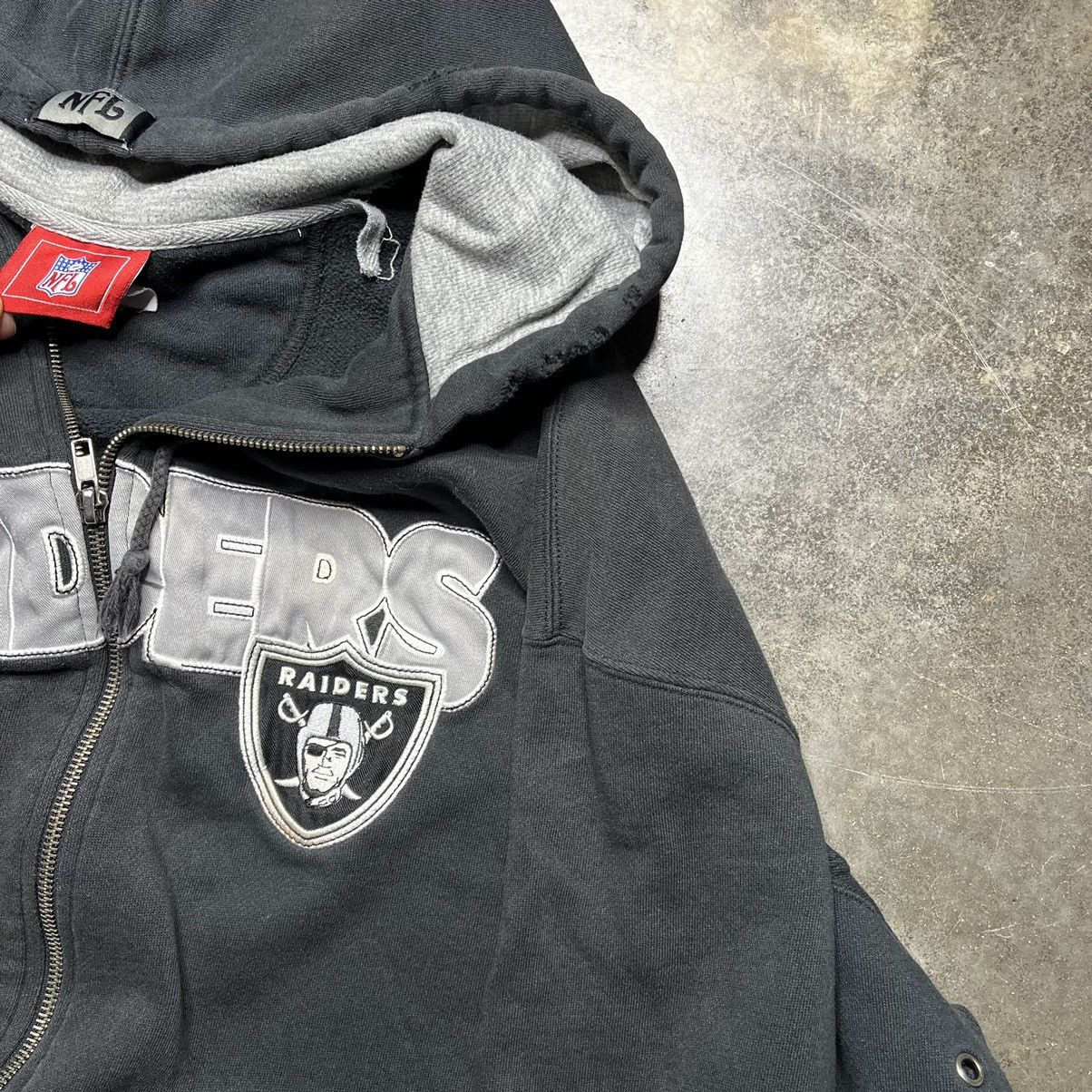 Vintage vintage raiders nfl zip up thrashed hoodie Size US XXL / EU 58 / 5 - 9 Thumbnail