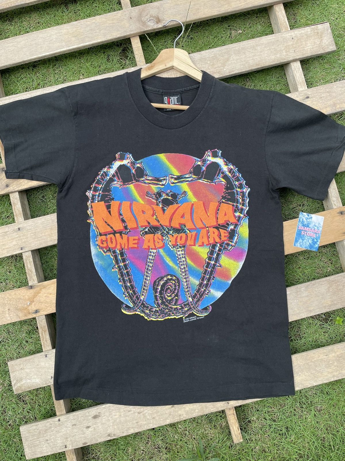 Band Tees Vintage 1992 Nirvana Come As You Are Band Tee Size US S / EU 44-46 / 1 - 3 Thumbnail