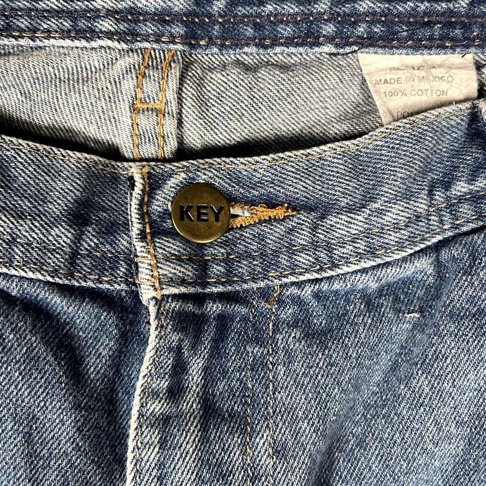 Vintage VINTAGE Key Jeans Mens 40x32 Medium Wash Distressed Straight 90s Grunge Logo Embroidered 5-Pocket Denim USA Rock Mens Size US 40 / EU 56 - 6 Thumbnail
