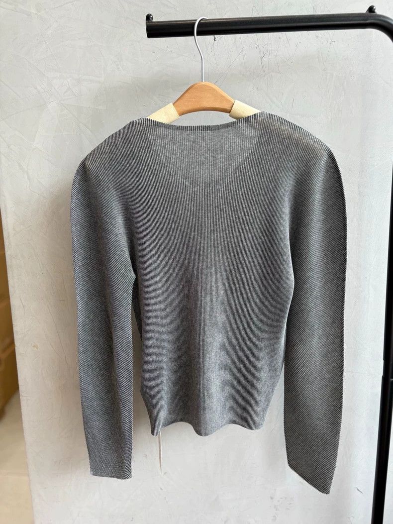 Issey Miyake Issey Miyake A grey base shirt Size S / US 4 / IT 40 - 2 Thumbnail