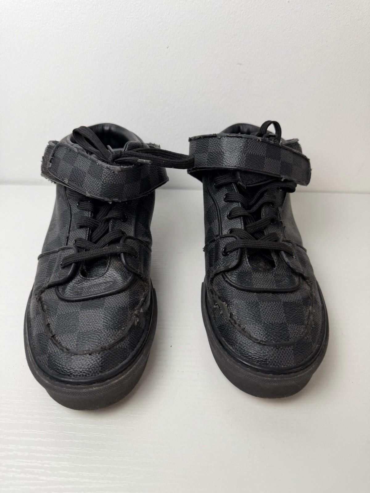 Louis Vuitton Louis Vuitton Damier Graphite Strap Sneakers SZ 6 LV / US 8 Size US 8 / EU 41 - 2 Thumbnail