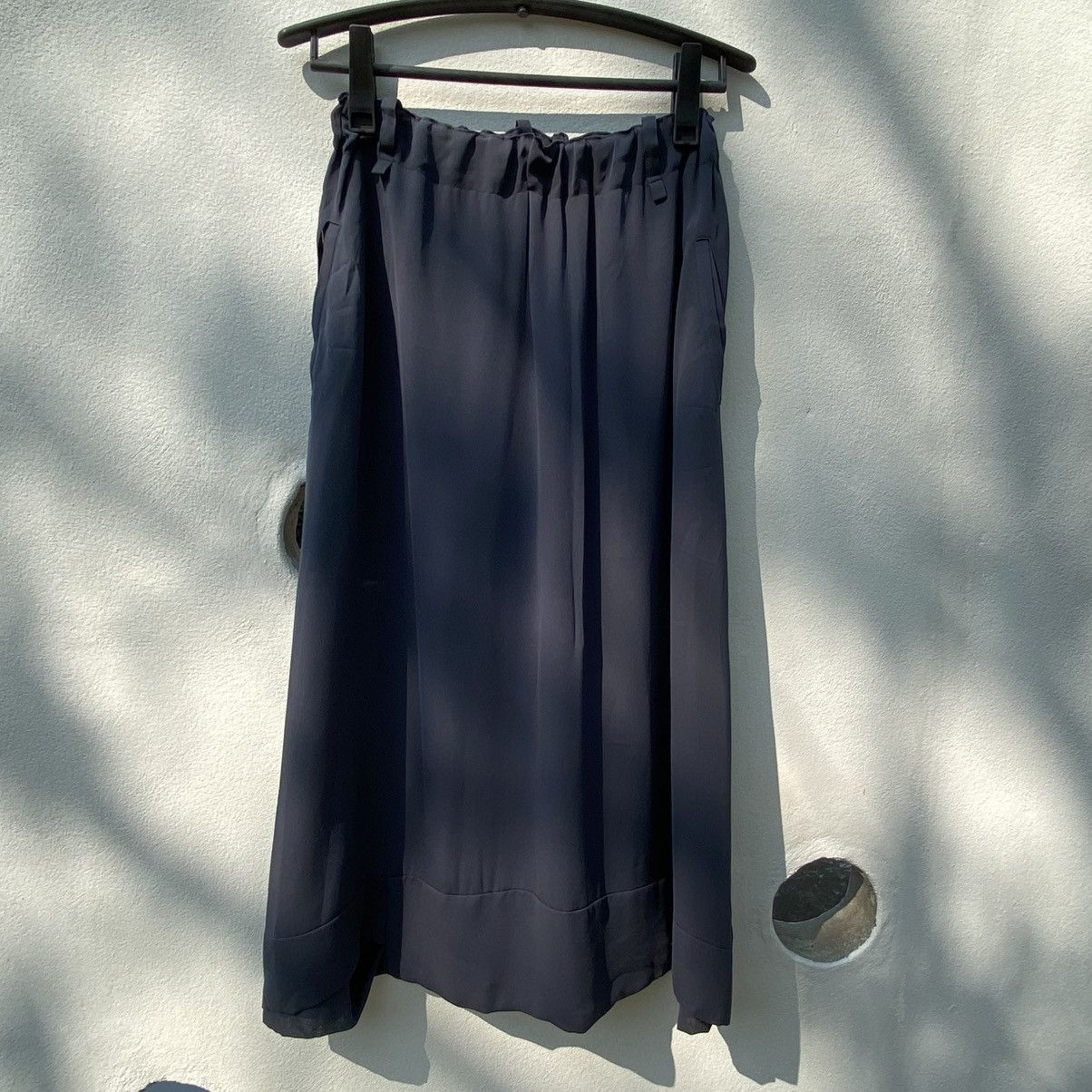 Issey Miyake ISSEY MIYAKE Dark Gray Chiffon Skort with Smocked Waist Size 27" / US 4 / IT 40 - 18 Thumbnail