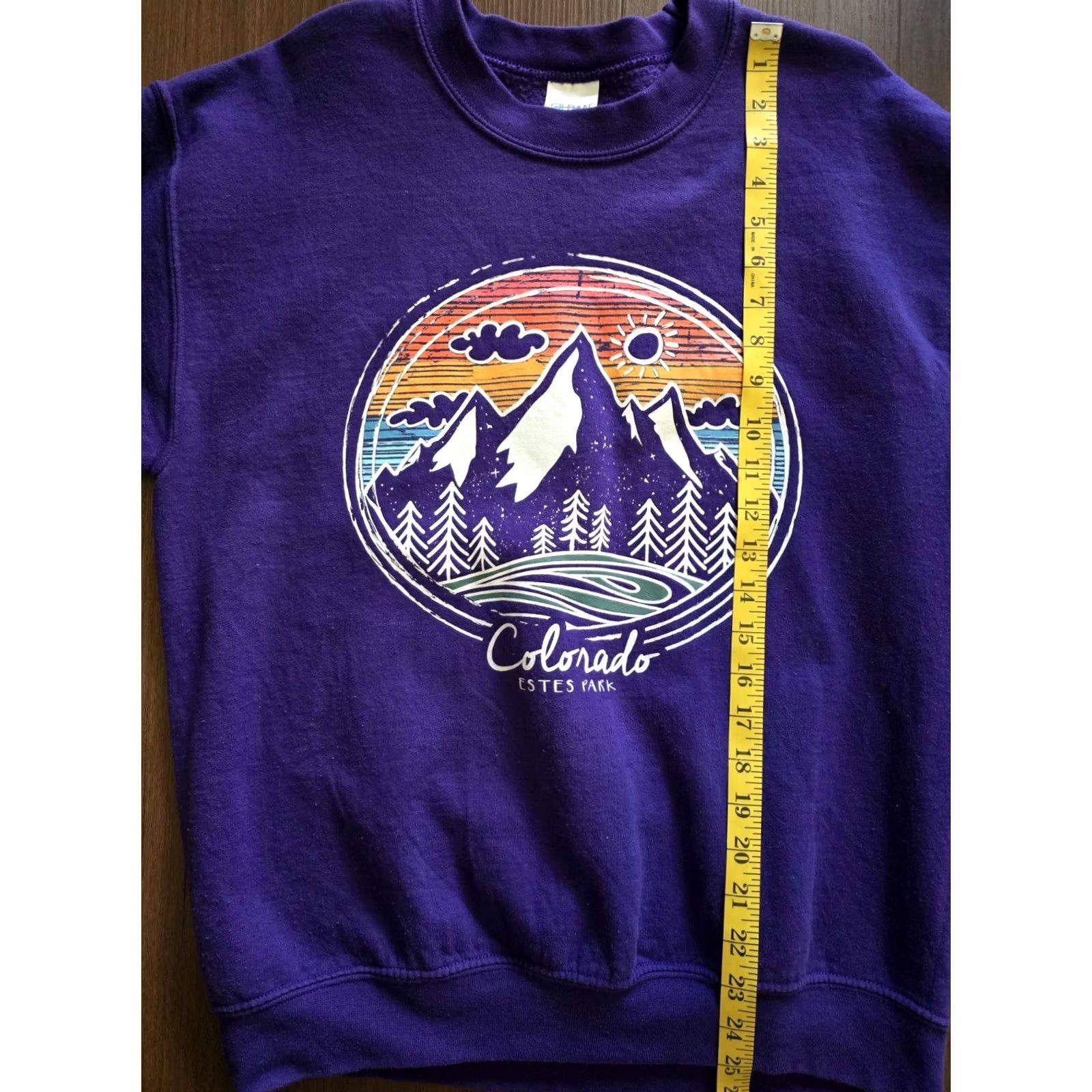 Vintage VINTAGE Gilden Sweatshirt Unisex Medium Purple Crew Neck Long Sleeve Logo Graphic Print Animals Nature Outdoor USA Hiking Camping All Seasons Size US M / EU 48-50 / 2 - 5 Thumbnail