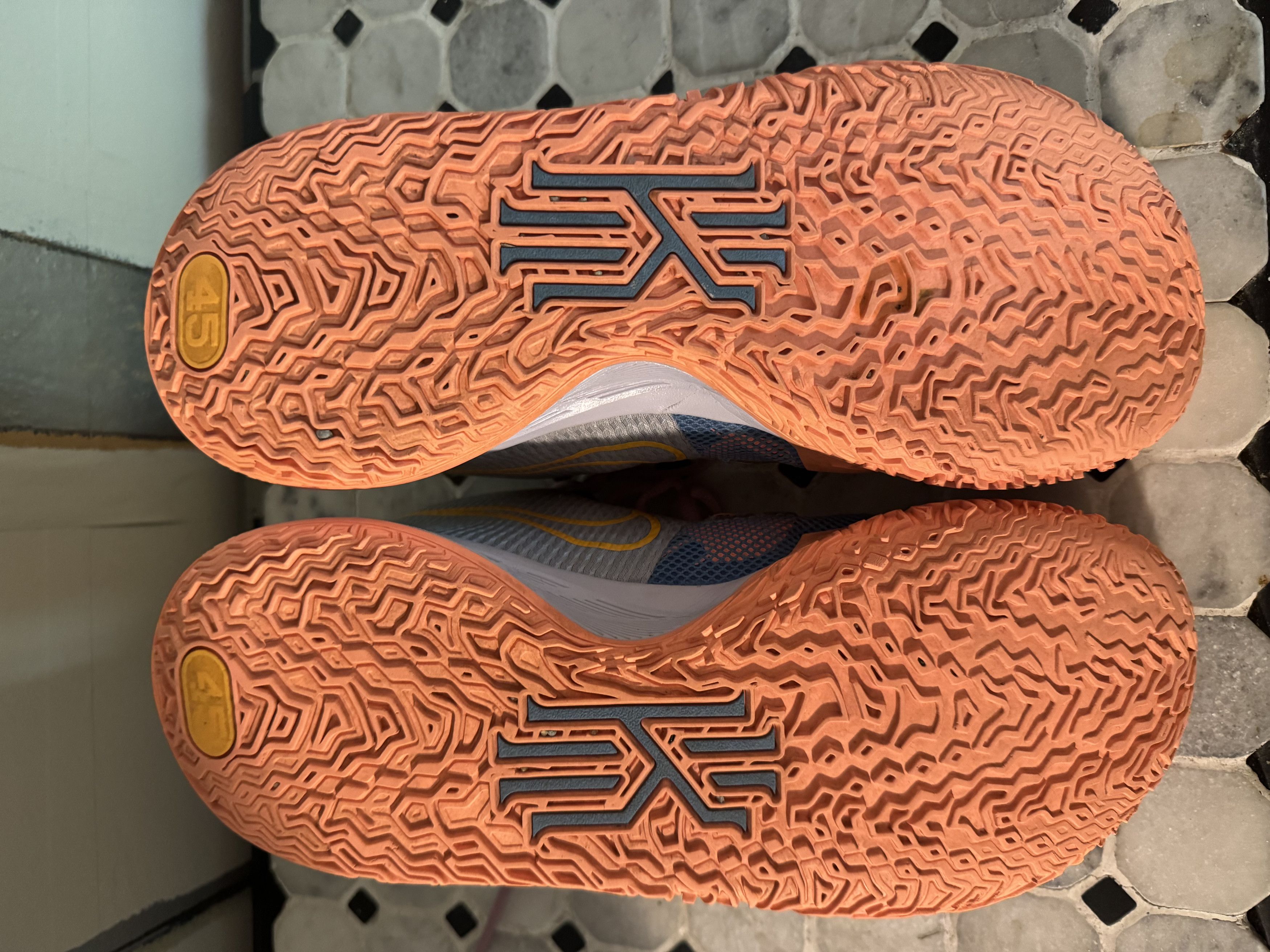 Nike Nike Kyire Size US 11 / EU 44 - 5 Thumbnail
