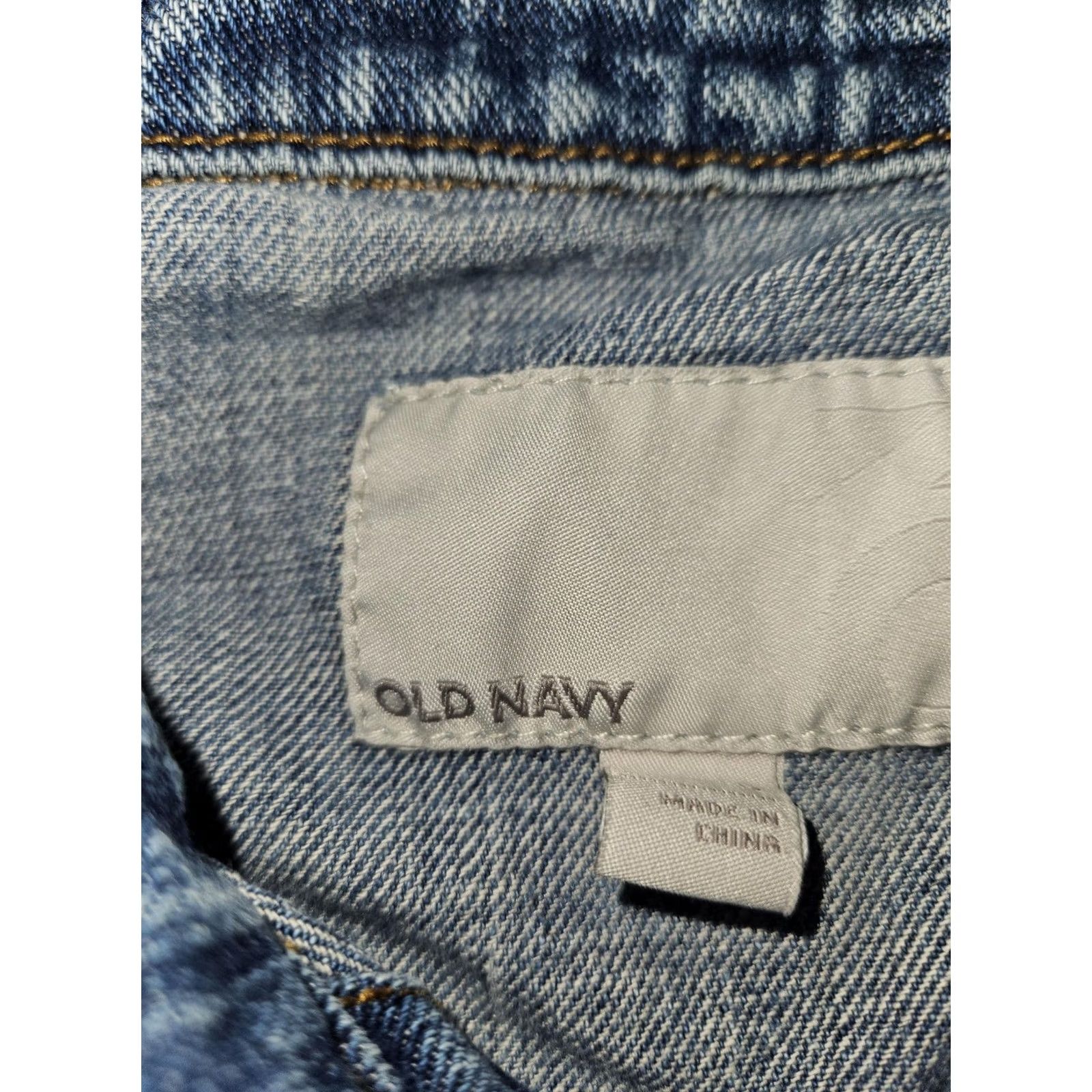 Old Navy Old Navy Jacket Womens L Blue Denim Button Front Casual Trucker Jacket Size 36" / US 14 / IT 50 - 2 Thumbnail