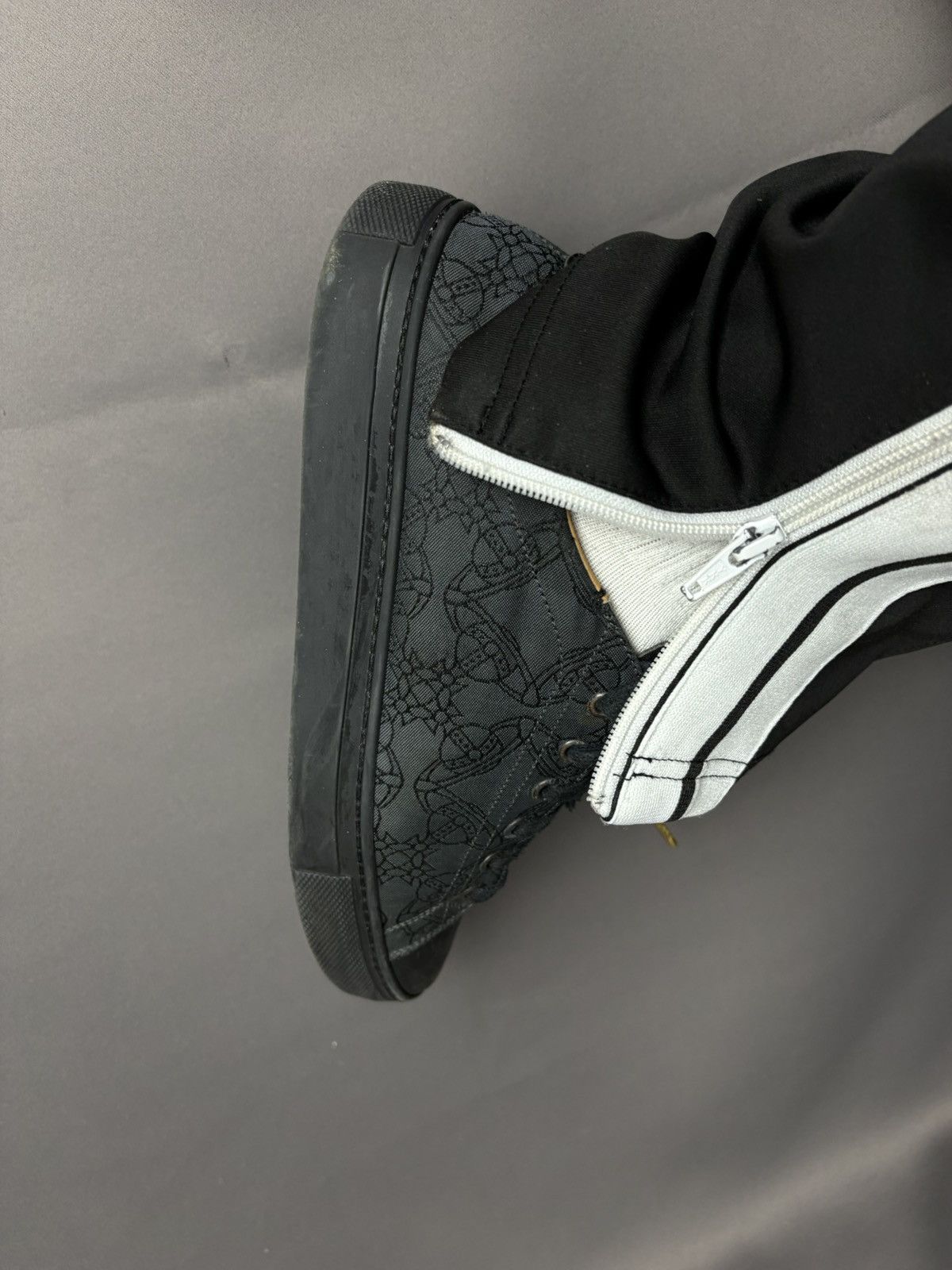 Vivienne Westwood Low top sneakers Vivienne Westwood on YOOX Size US 7 / EU 40 - 11 Thumbnail