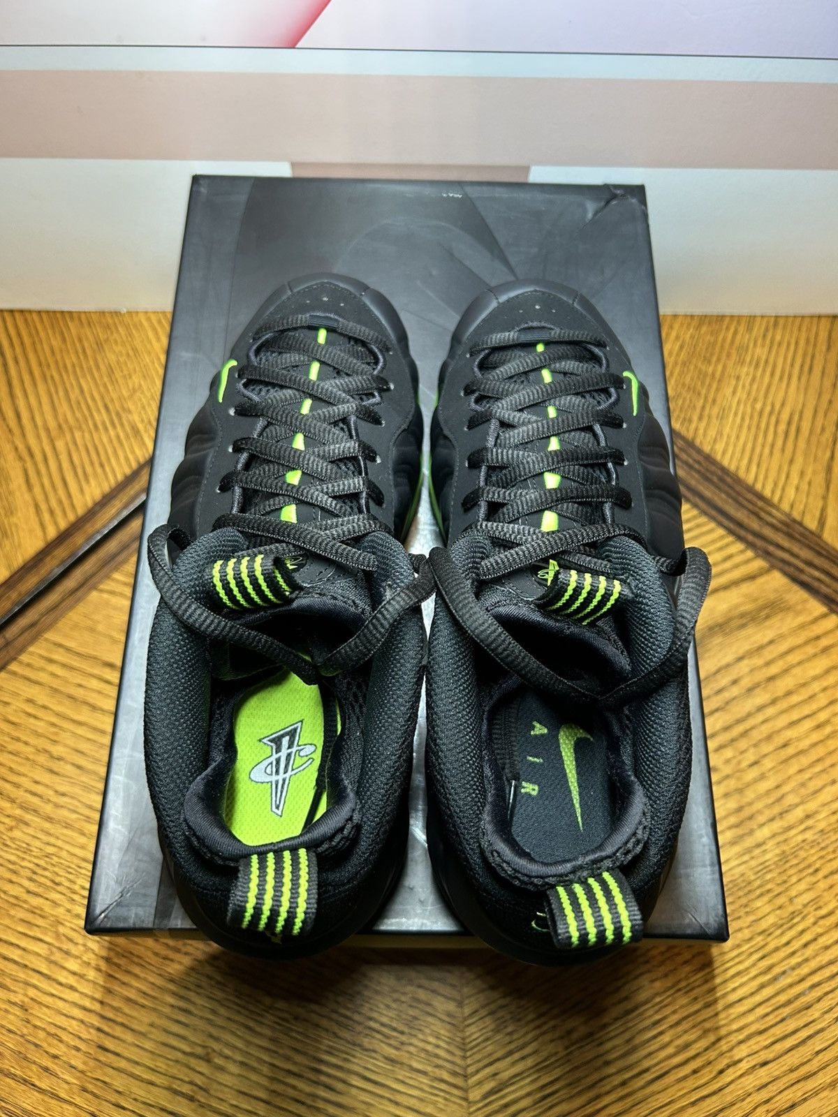 Nike Size 8 - Nike Air Foamposite One Black Volt 2024 NEW Size US 8 / EU 41 - 2 Thumbnail