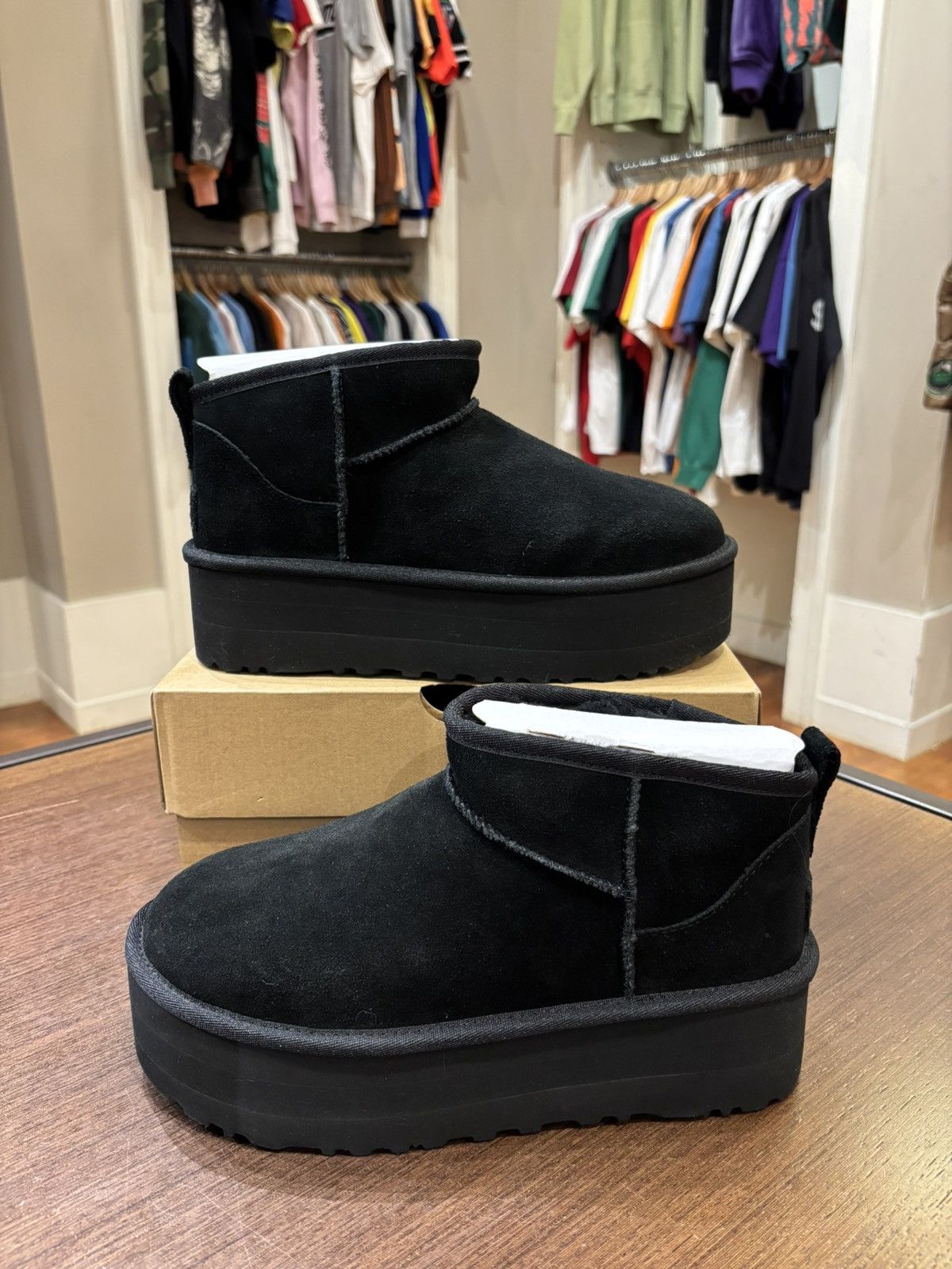 UGG Classic Ultra Mini Platform Boot Black (Women´s) Footwear