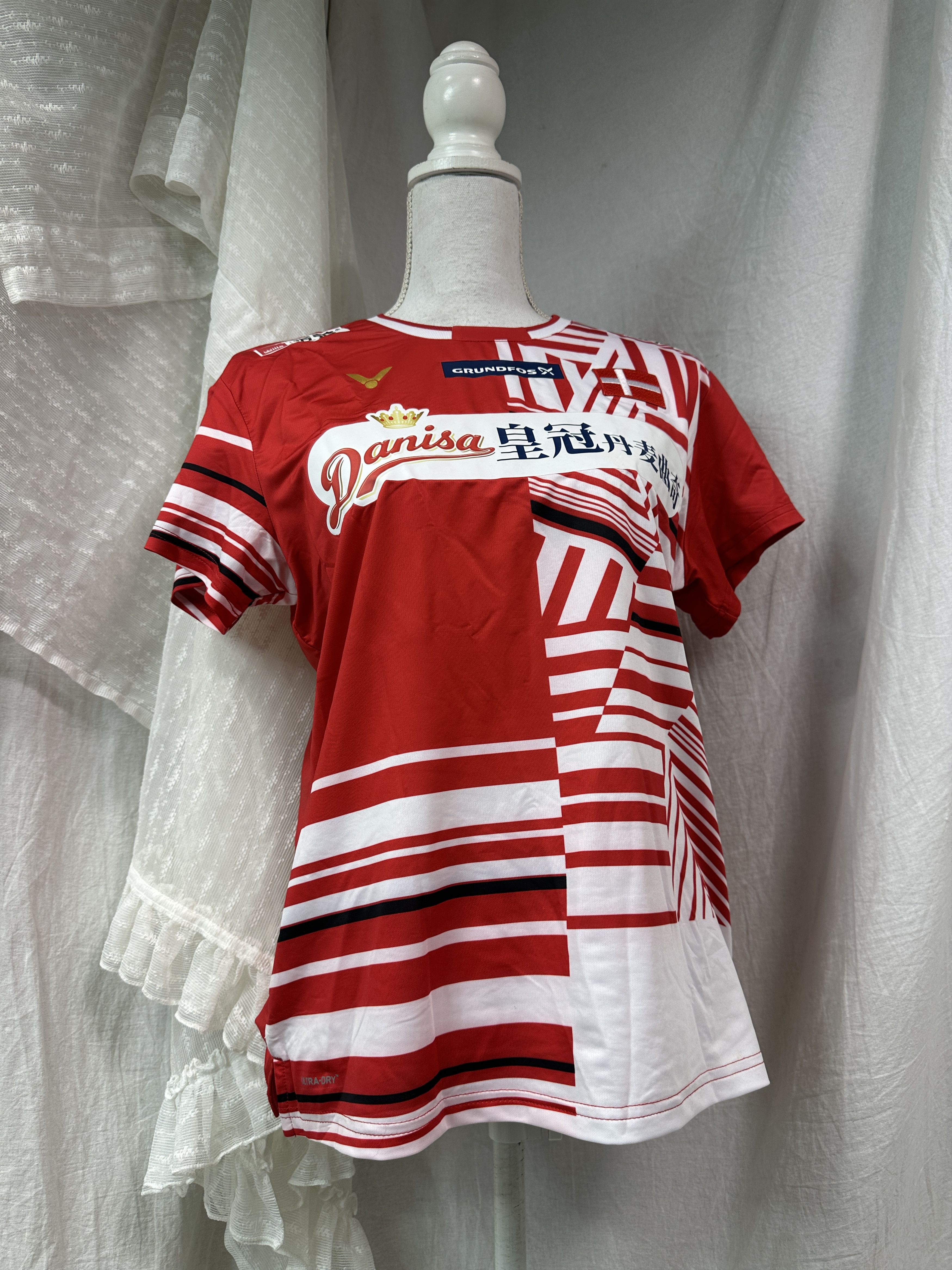 Vintage Vintage Sporty Streetwear Denmark Volleyball Jersey Y2K Size US M / EU 48-50 / 2 - 1 Thumbnail