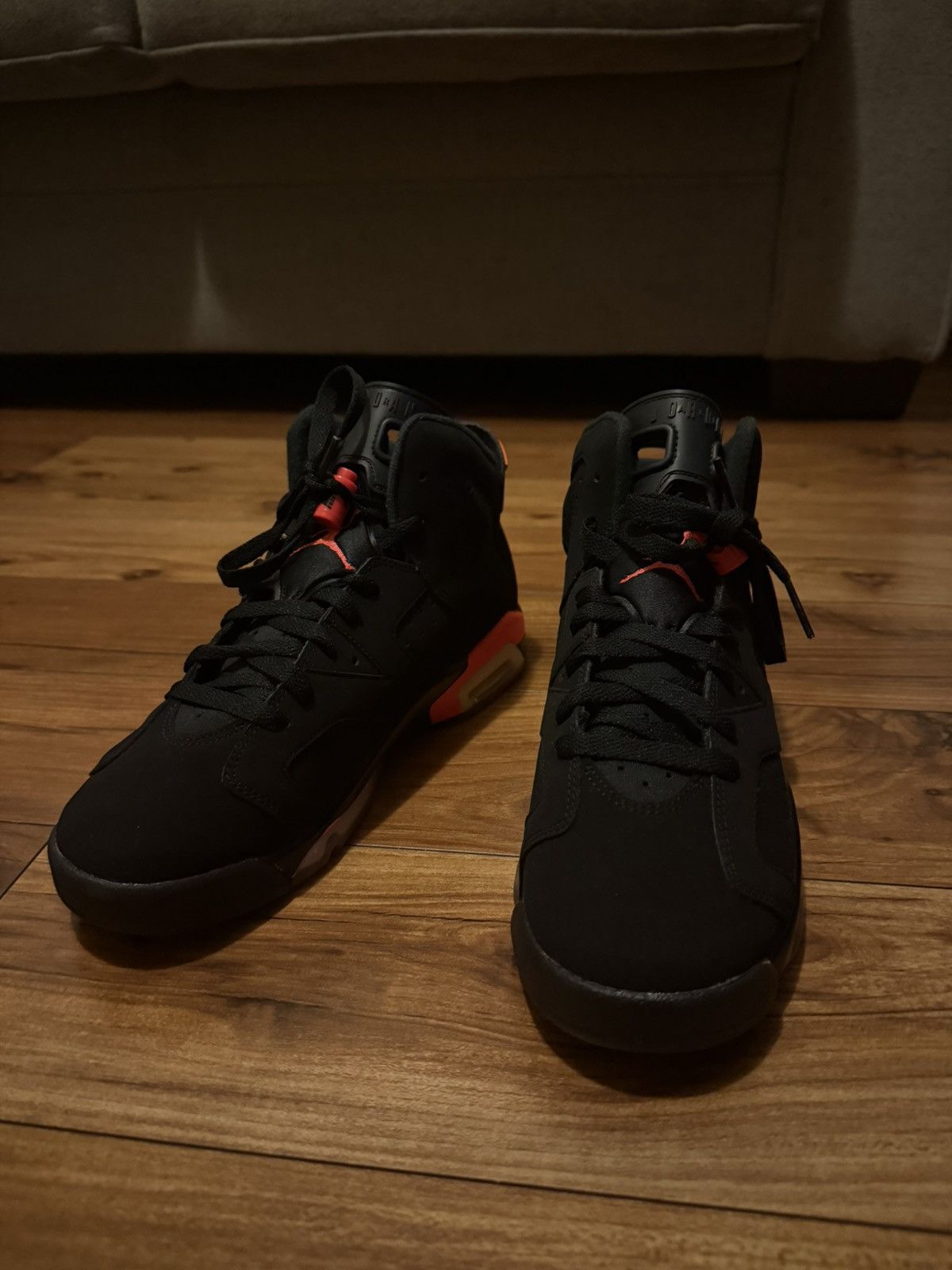 Jordan Brand Air Jordan 6 Retro GS Infared 2019 Size US 7 / EU 40 - 2 Thumbnail