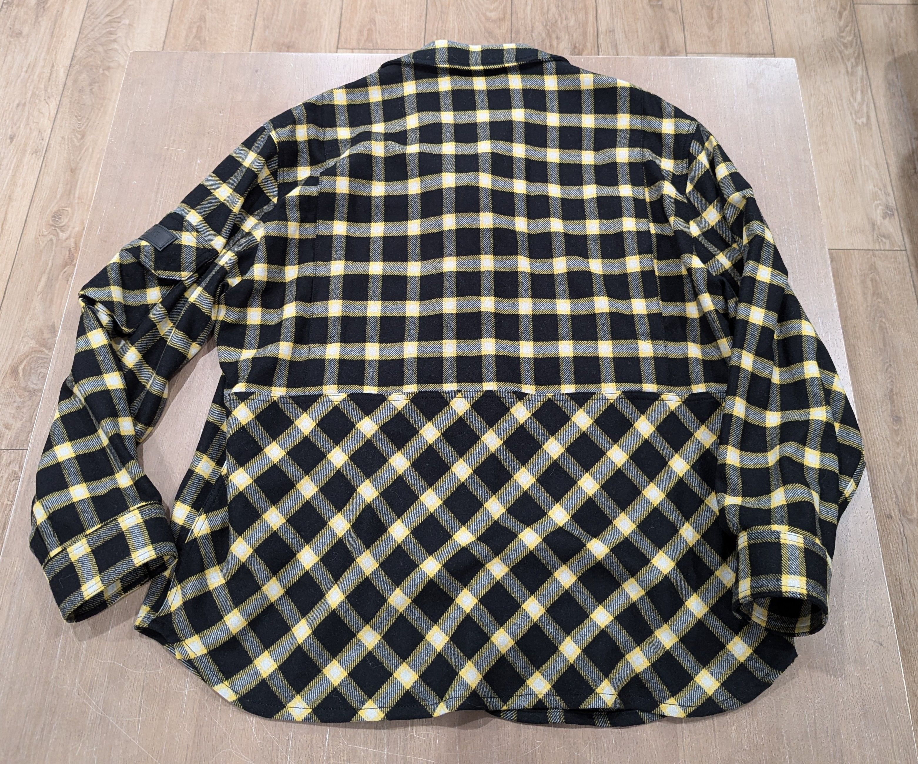 Versace VERSACE Tartan Plaid Flannel Shirt Jacket Black/Gold 48 Size US M / EU 48-50 / 2 - 6 Thumbnail