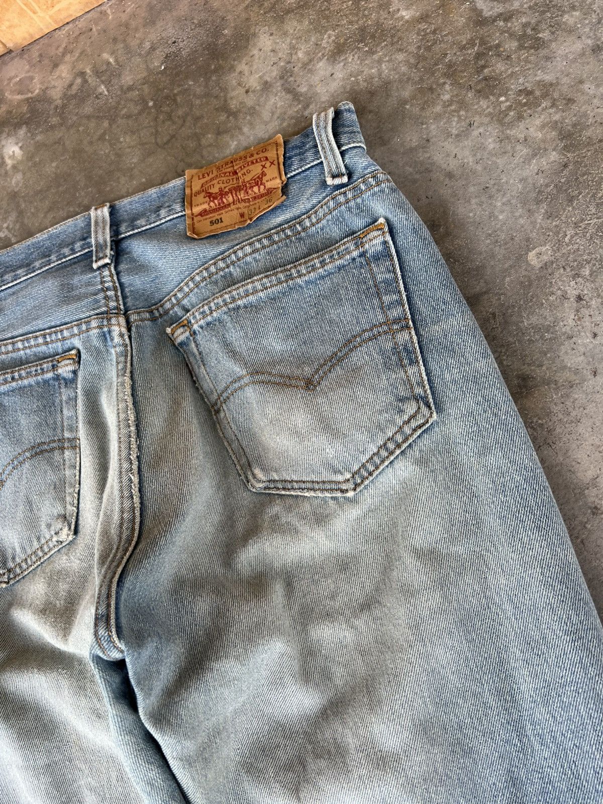 Jean × Levi's Vintage Levis 501 distressed patches Jean Size US 30 / EU 46 - 19 Thumbnail