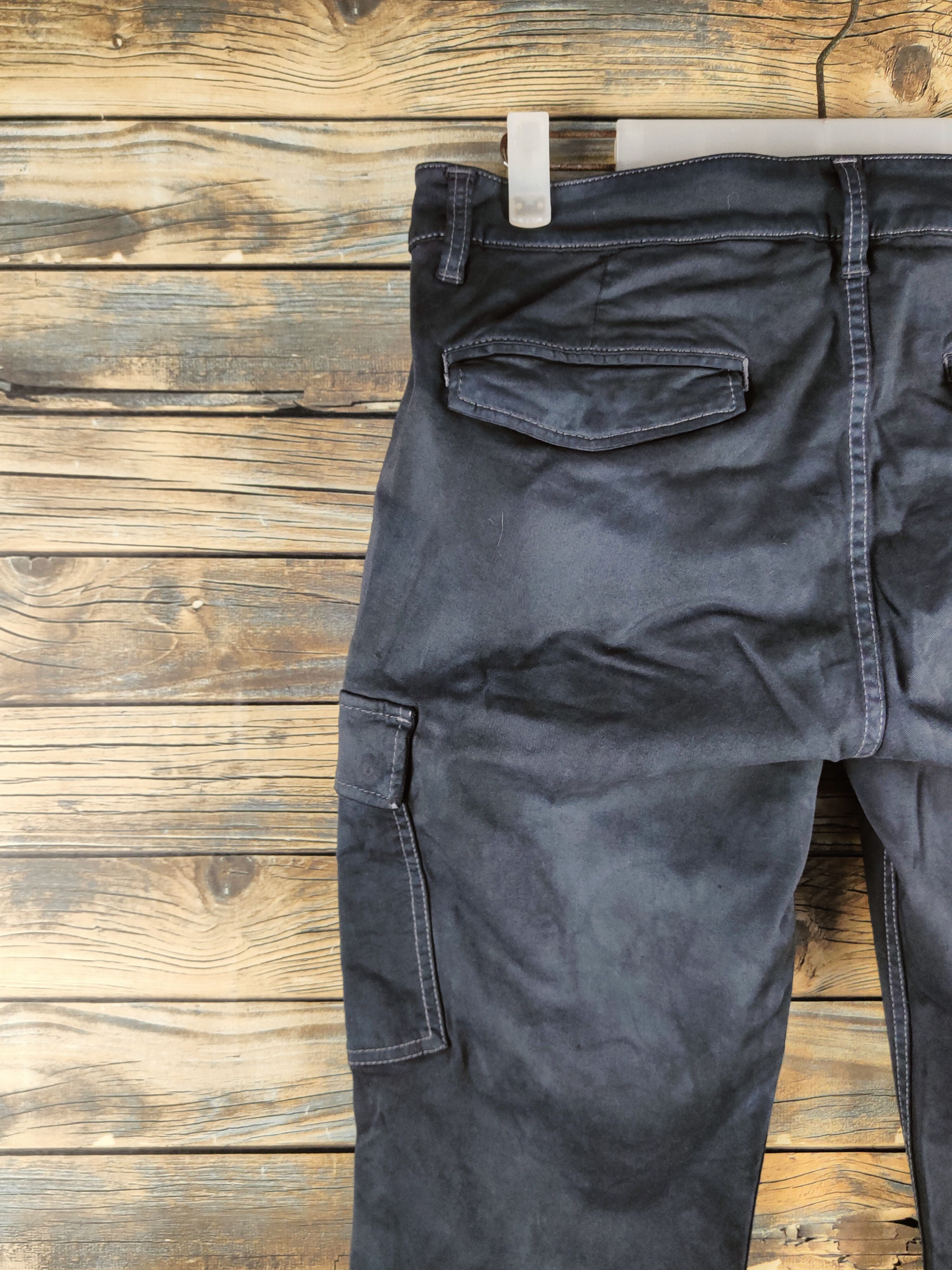 Japanese Brand DL Uniqlo Black Multipocket Cargo Pants #46-626 Size 30" / US 8 / IT 44 - 8 Thumbnail