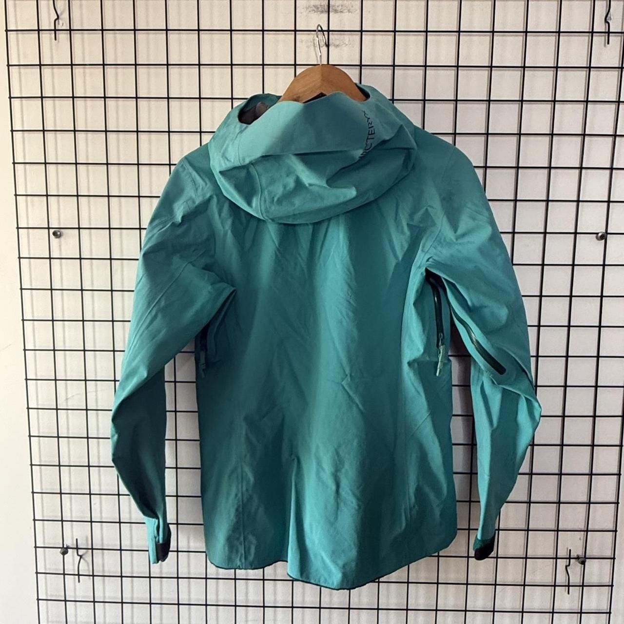 Arc'teryx Arcteryx Goretex Turquise Jacket Hooded Size S / US 4 / IT 40 - 2 Thumbnail