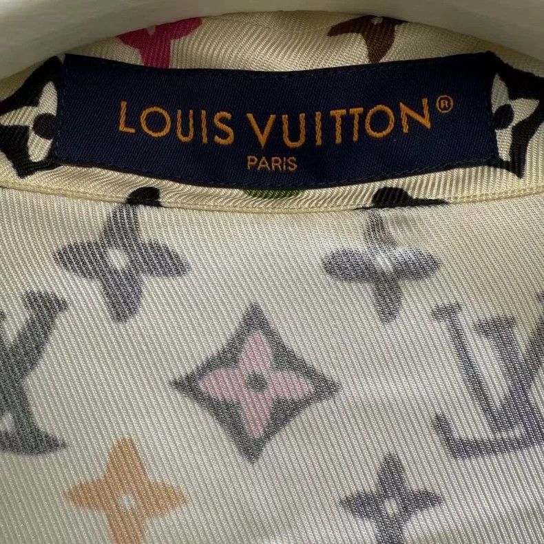 Louis Vuitton Louis Vuitton Full print shirt Size US S / EU 44-46 / 1 - 2 Thumbnail