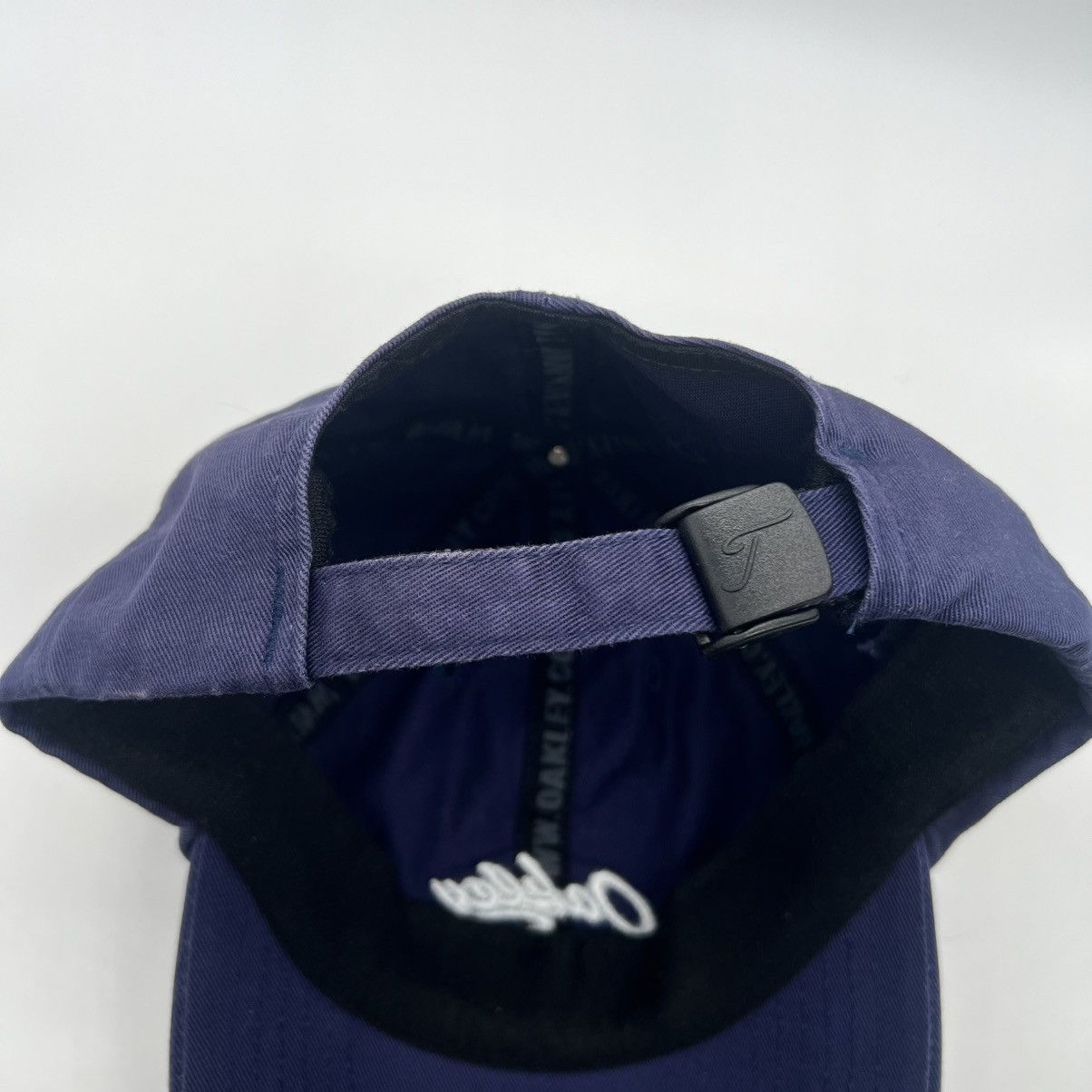 Oakley Rare Oakley Hat Navy Blue Vintage Red Label Y2K Baseball Cap Size ONE SIZE - 7 Thumbnail
